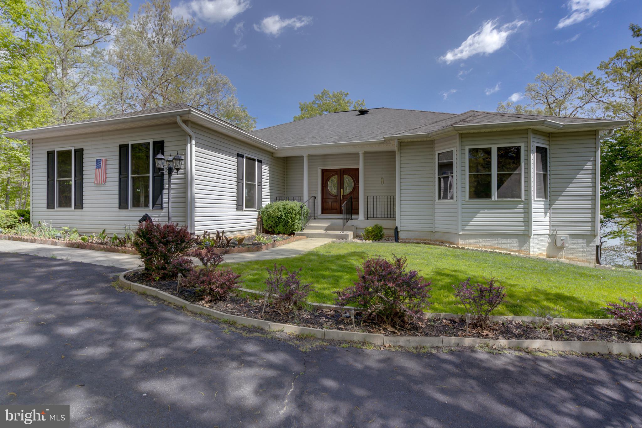 FRESHWATER ESTATES - Residential