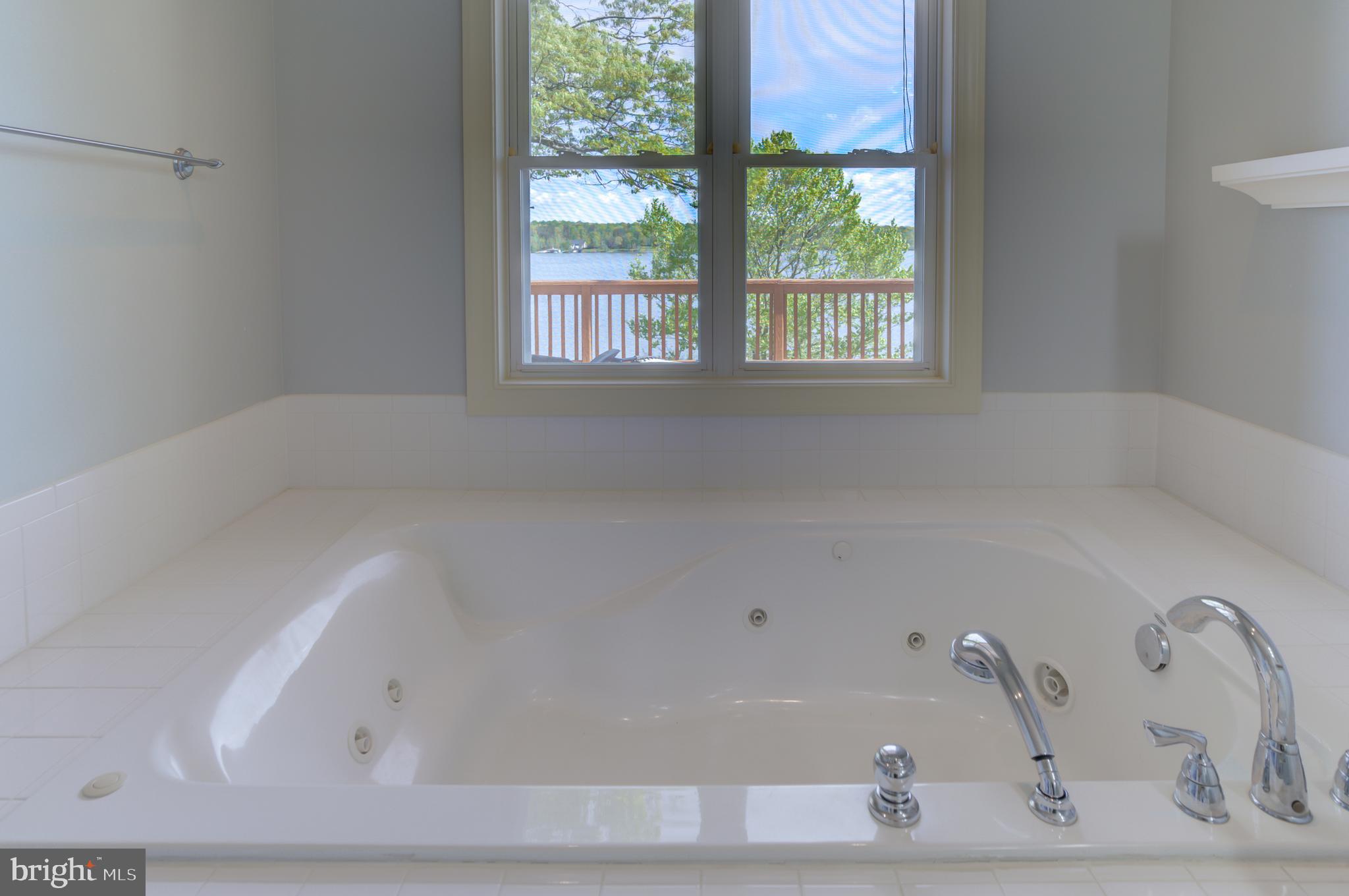 FRESHWATER ESTATES - Residential