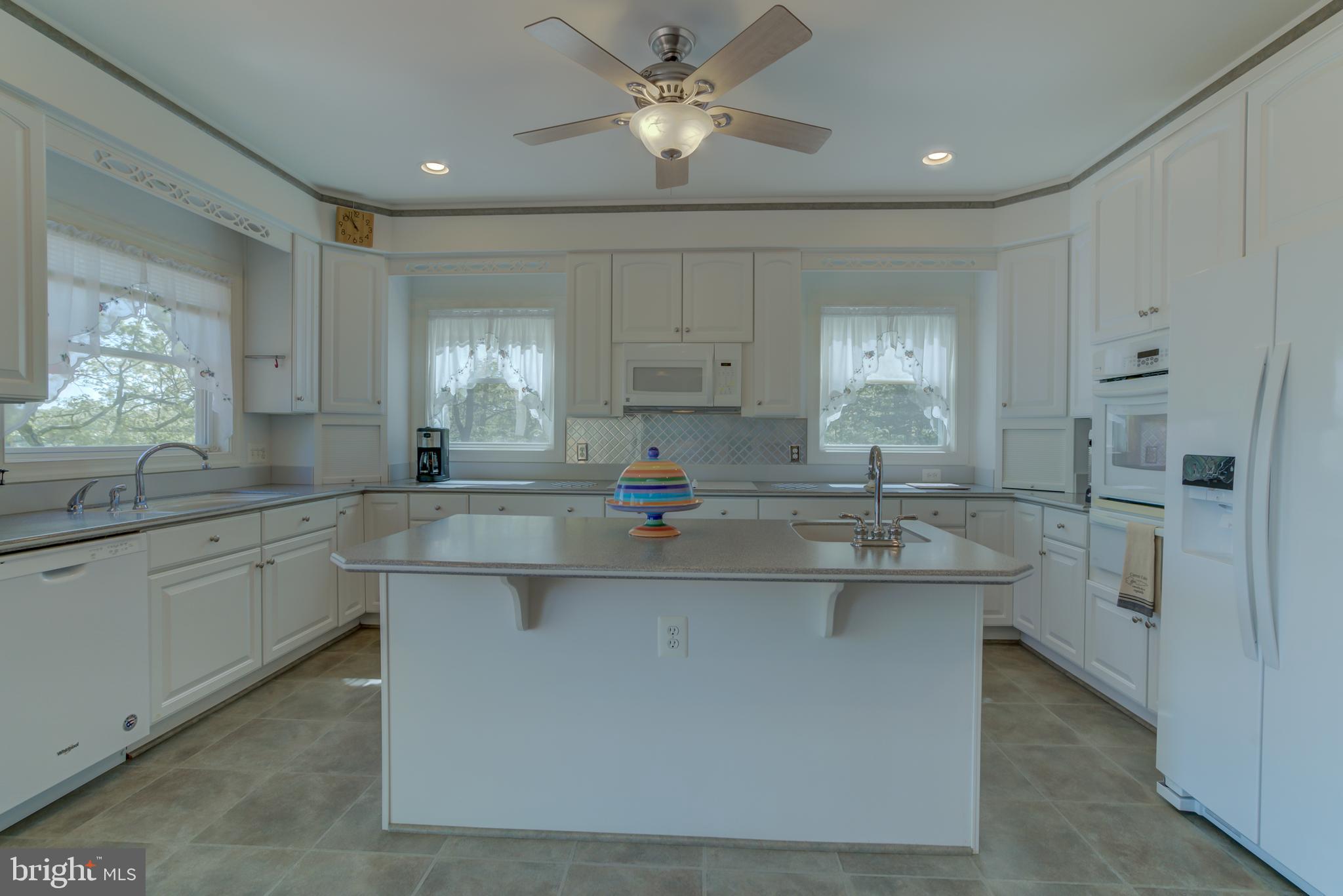 FRESHWATER ESTATES - Residential