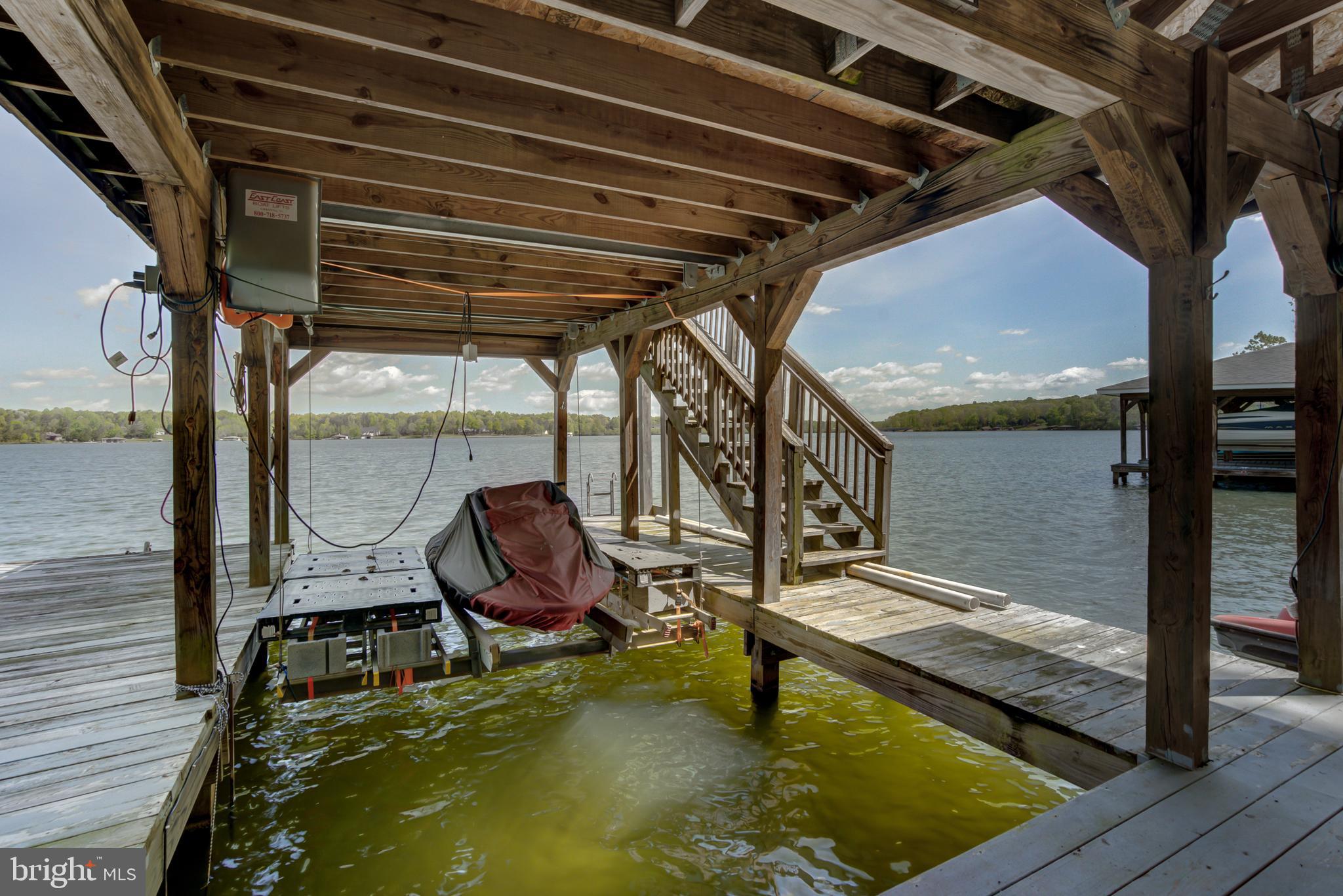 FRESHWATER ESTATES - Residential