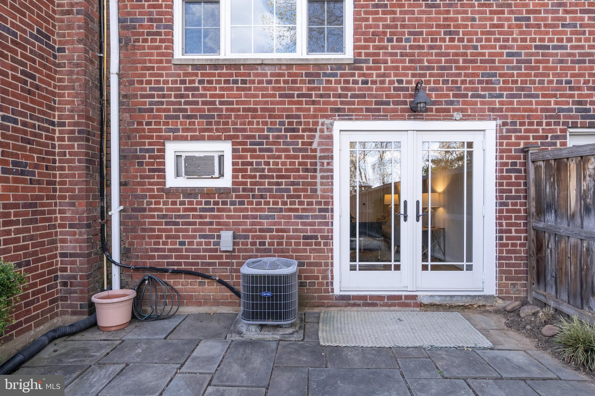 WARWICK VILLAGE - Residential