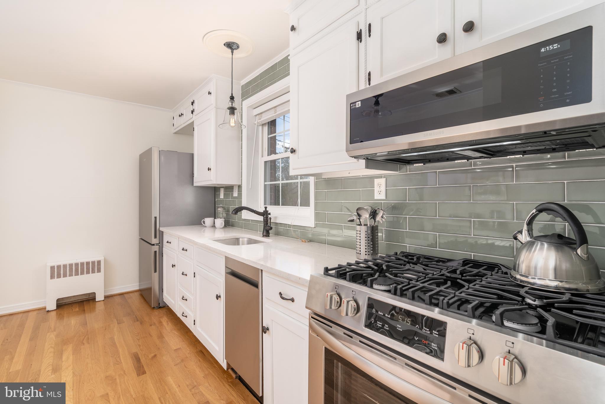 WARWICK VILLAGE - Residential