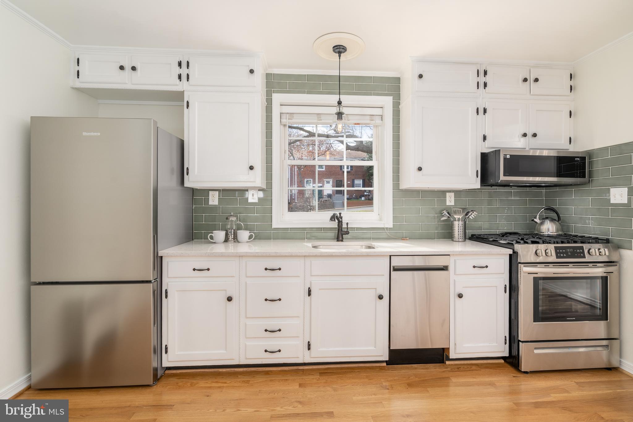 WARWICK VILLAGE - Residential