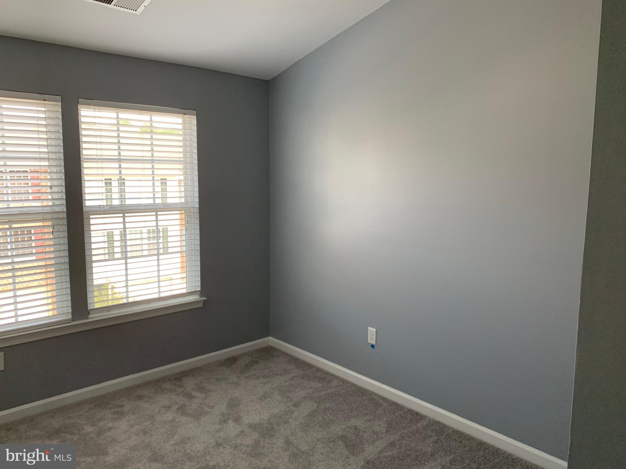 VILLAGE TOWNS - Residential Lease