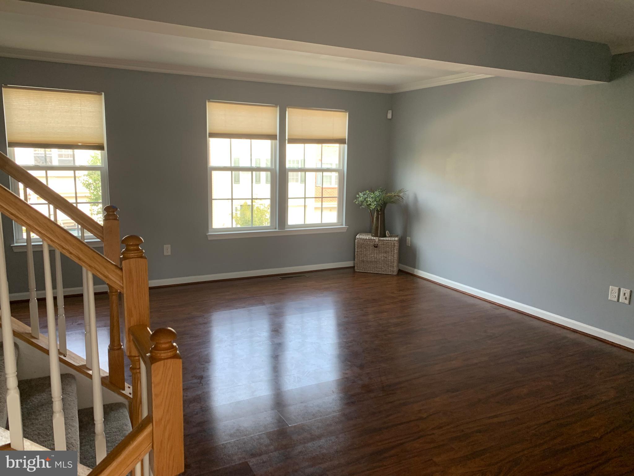 VILLAGE TOWNS - Residential Lease