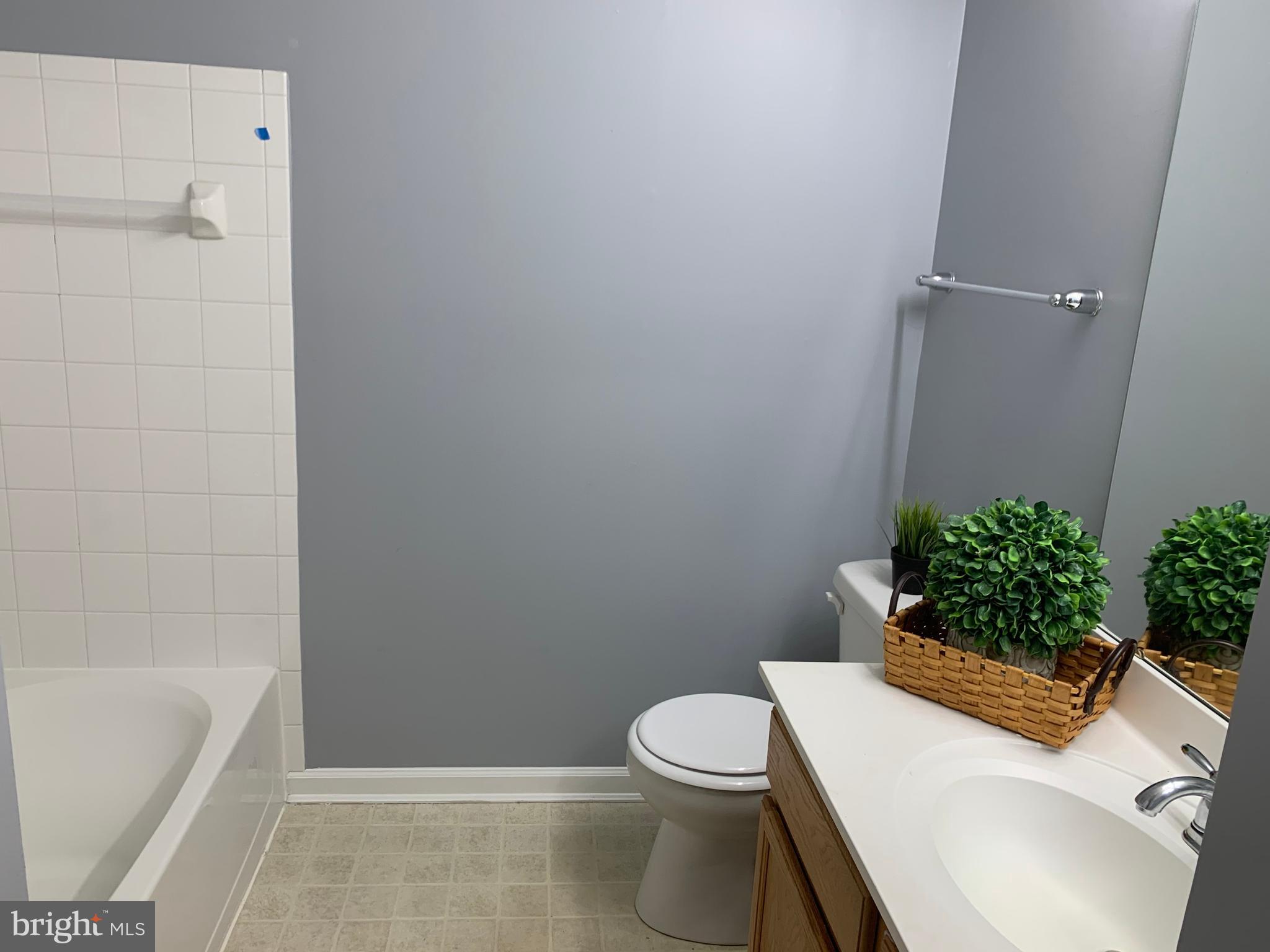 VILLAGE TOWNS - Residential Lease