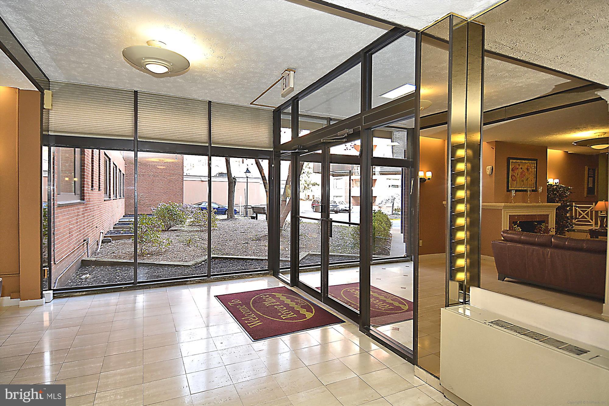 RIVER PLACE NORTH - Residential