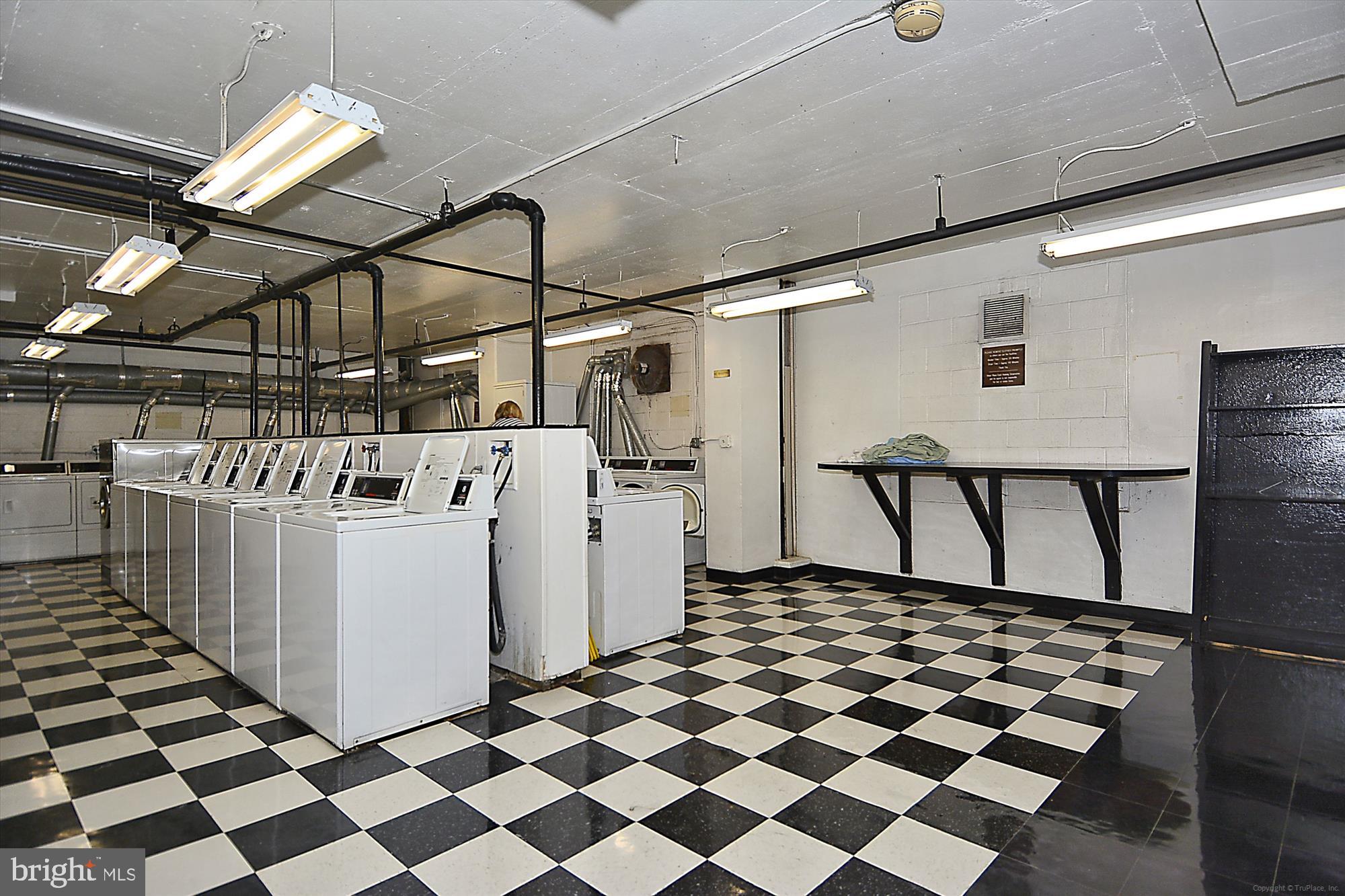 RIVER PLACE NORTH - Residential