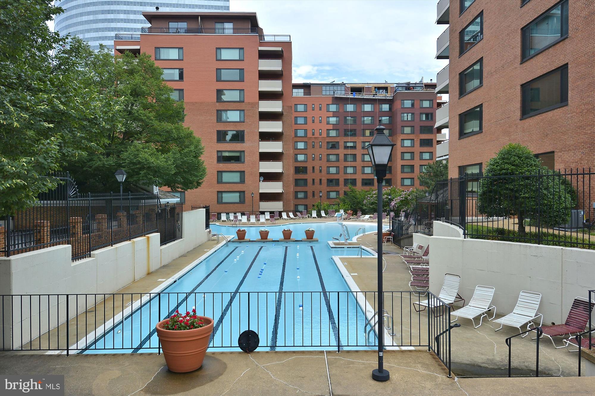 RIVER PLACE NORTH - Residential