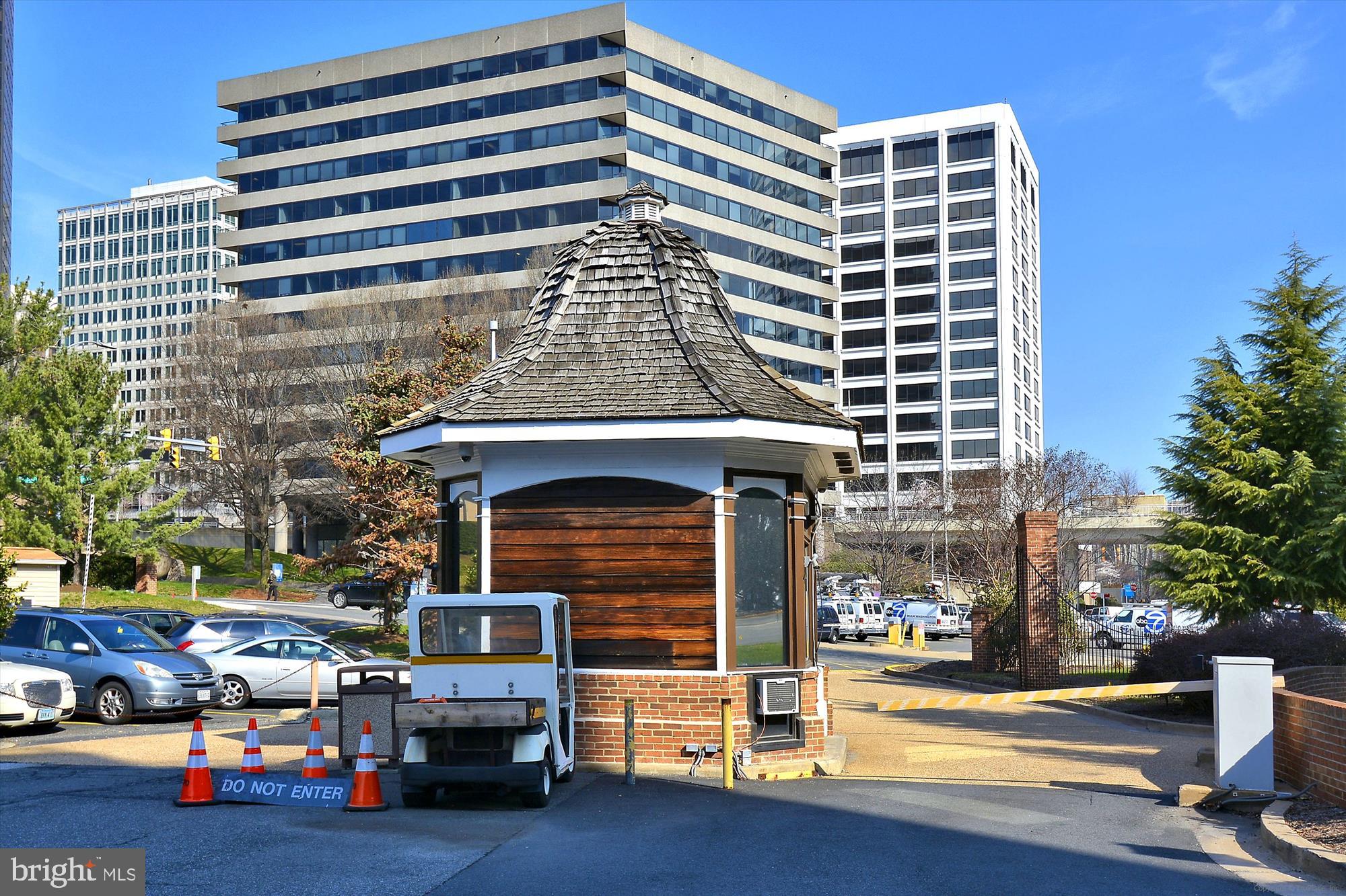 RIVER PLACE NORTH - Residential