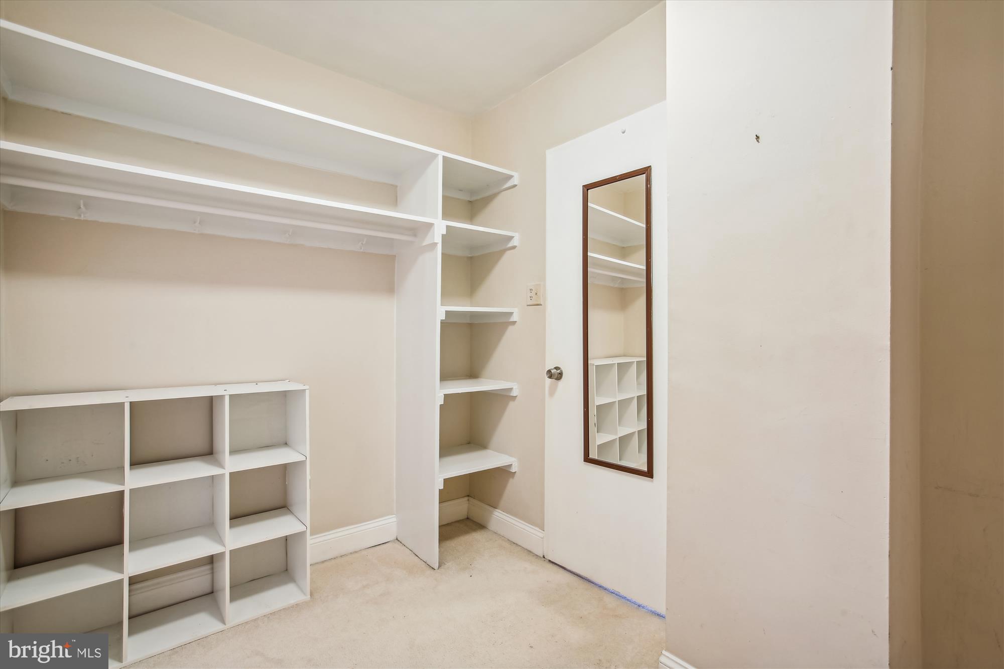 RIVER PLACE NORTH - Residential