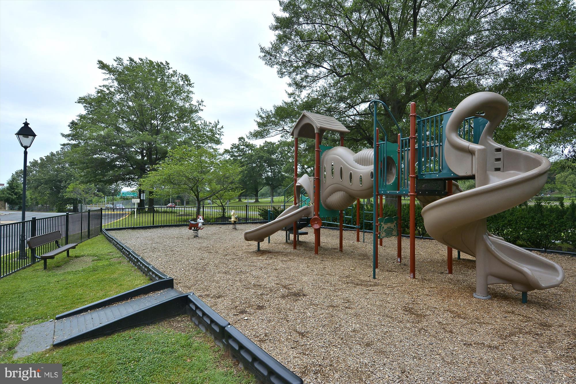 RIVER PLACE NORTH - Residential