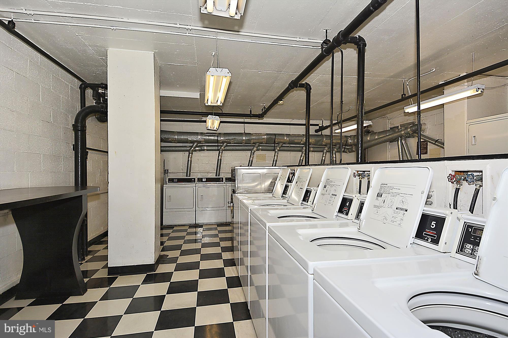 RIVER PLACE NORTH - Residential