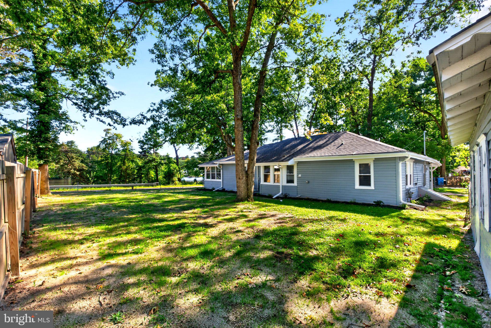 301 N LAKESHORE DRIVE N