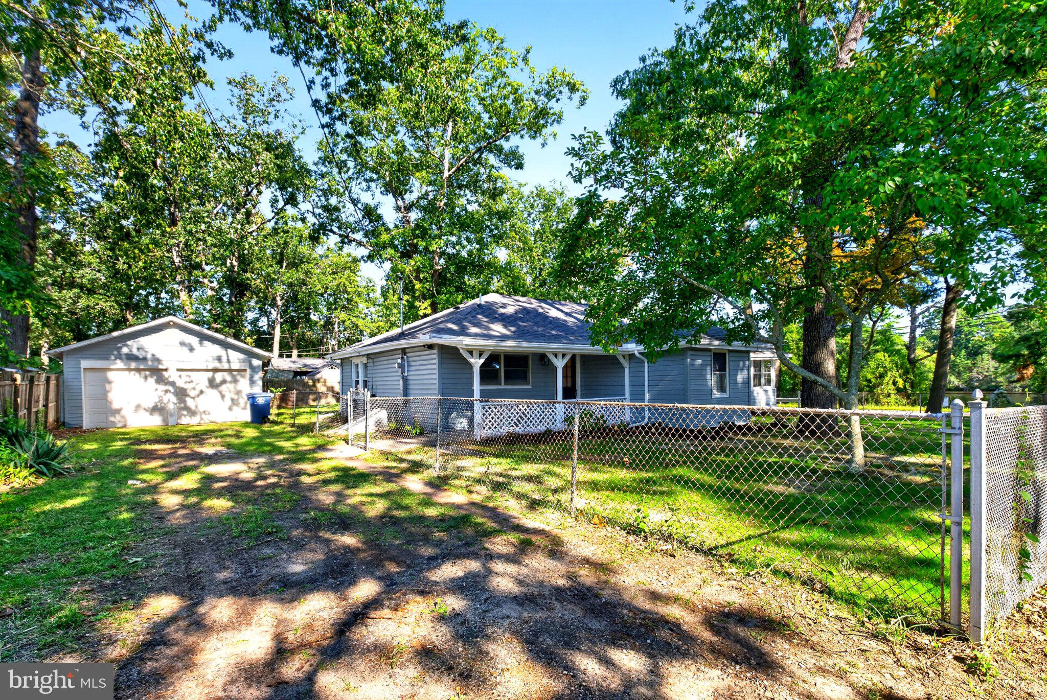 301 N LAKESHORE DRIVE N