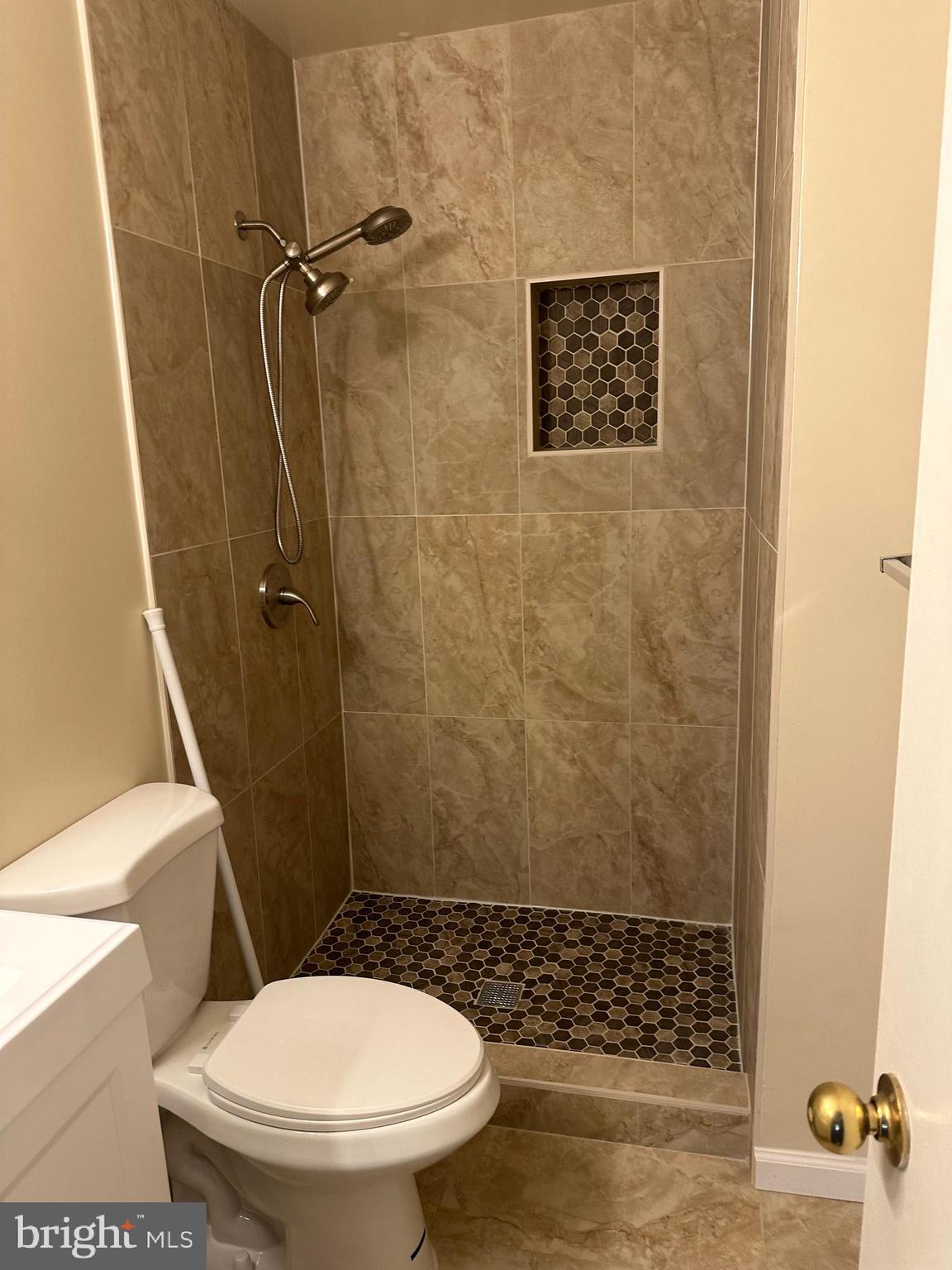 WOODWALK - Residential Lease