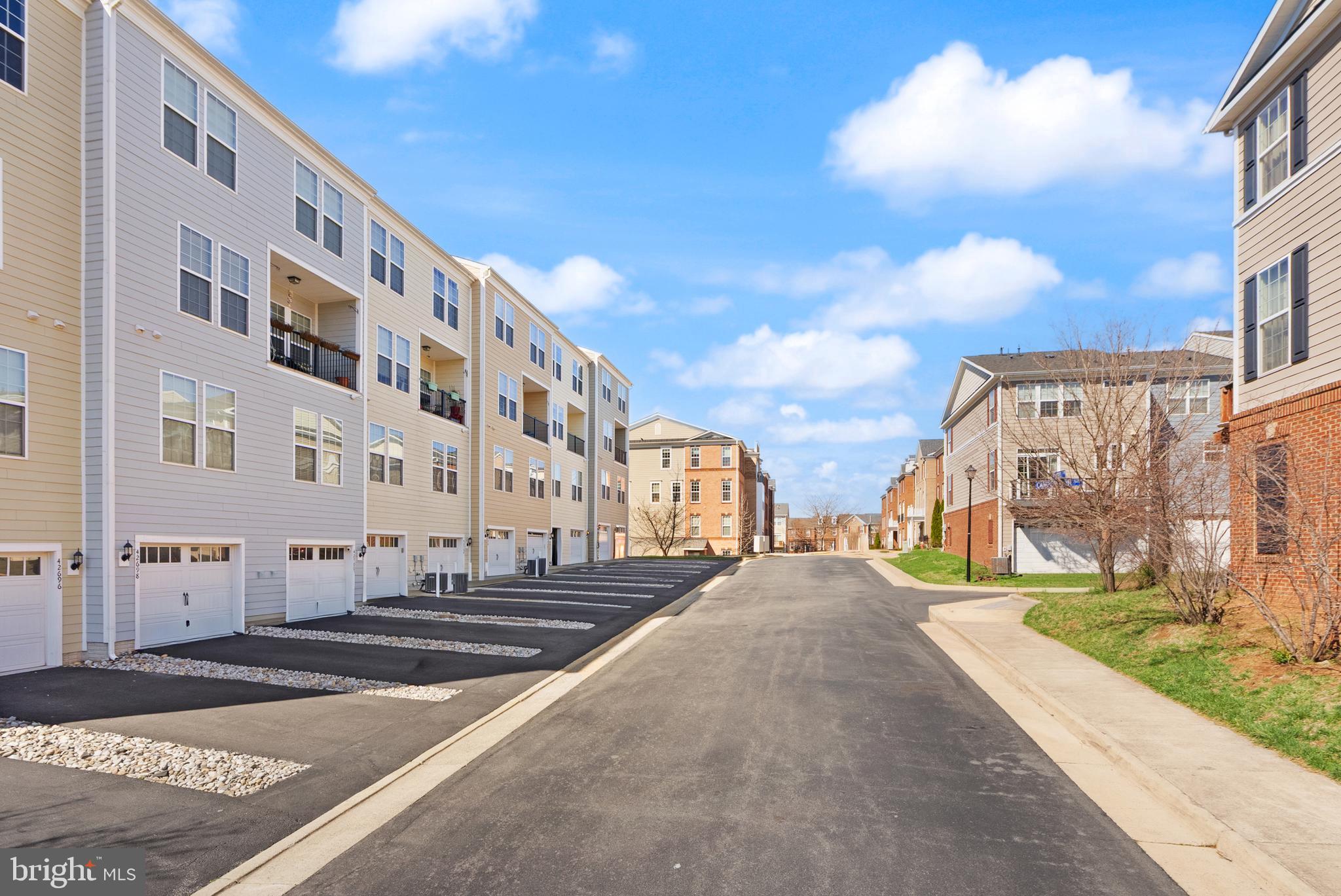 GOOSE CREEK - Residential