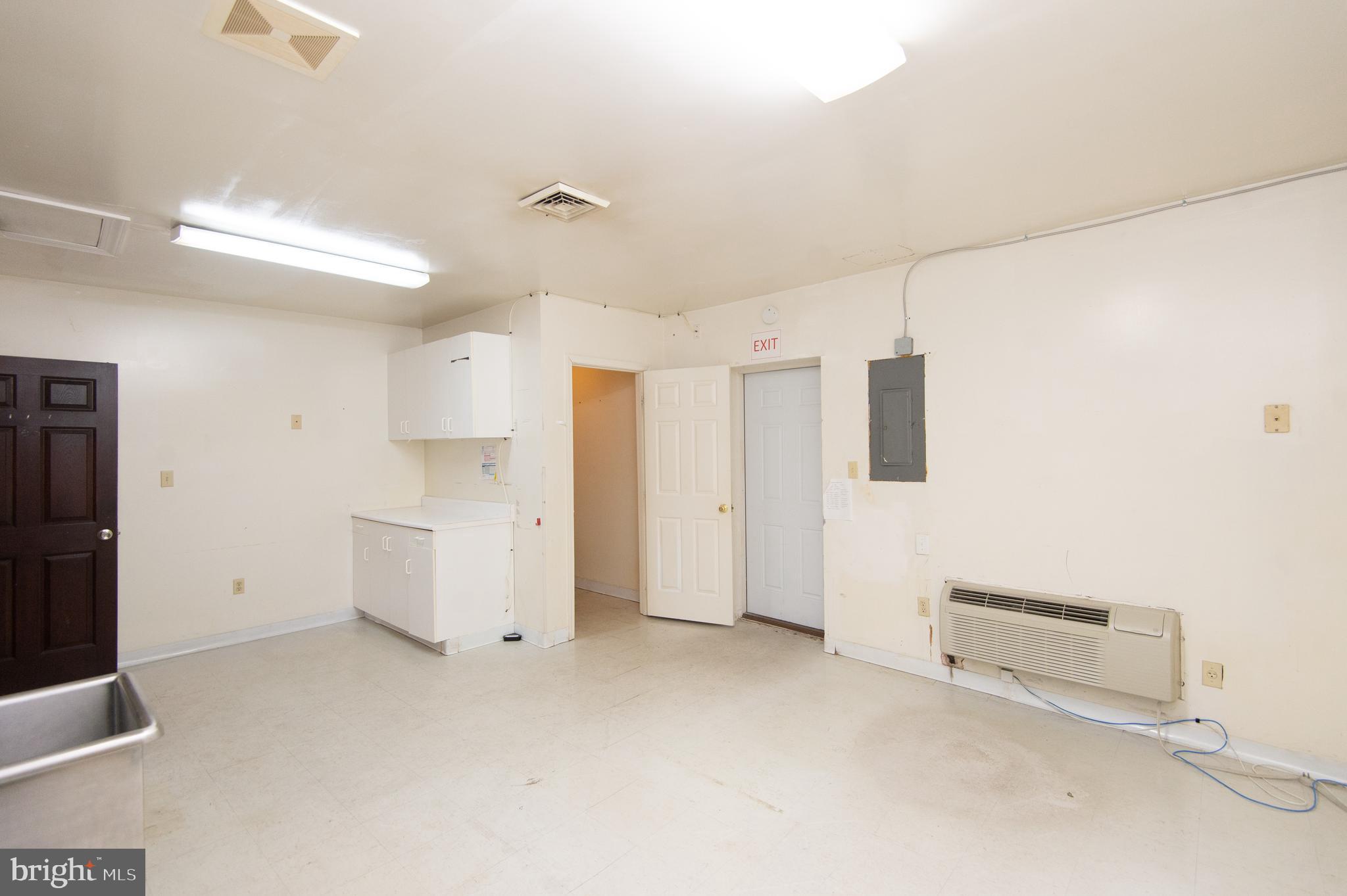 RACE STREET - Commercial Sale