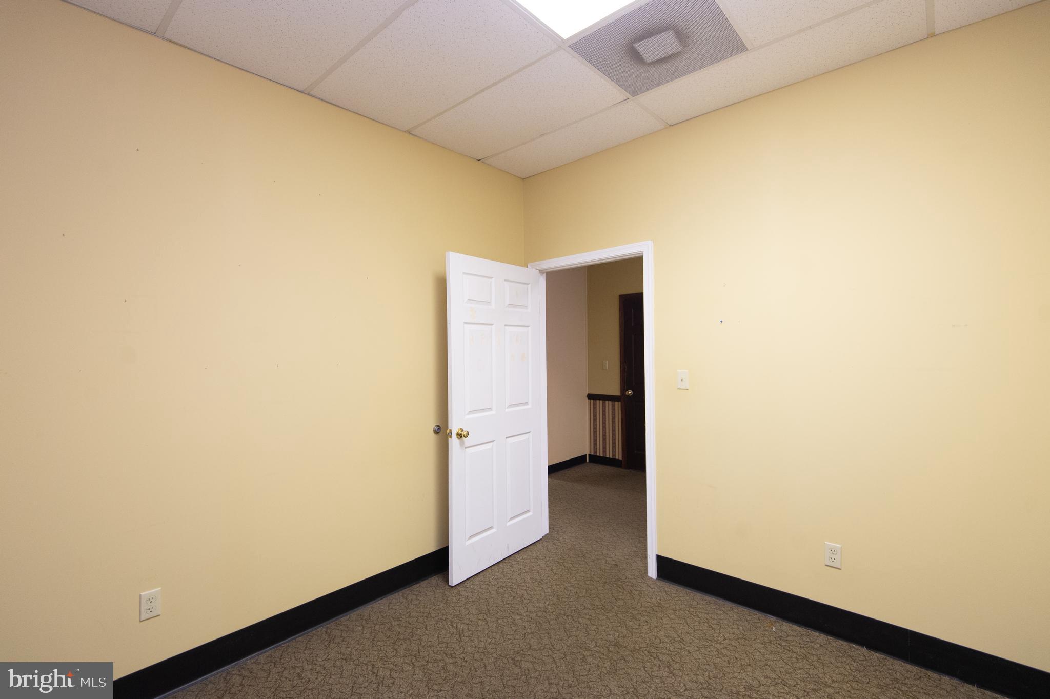 RACE STREET - Commercial Sale