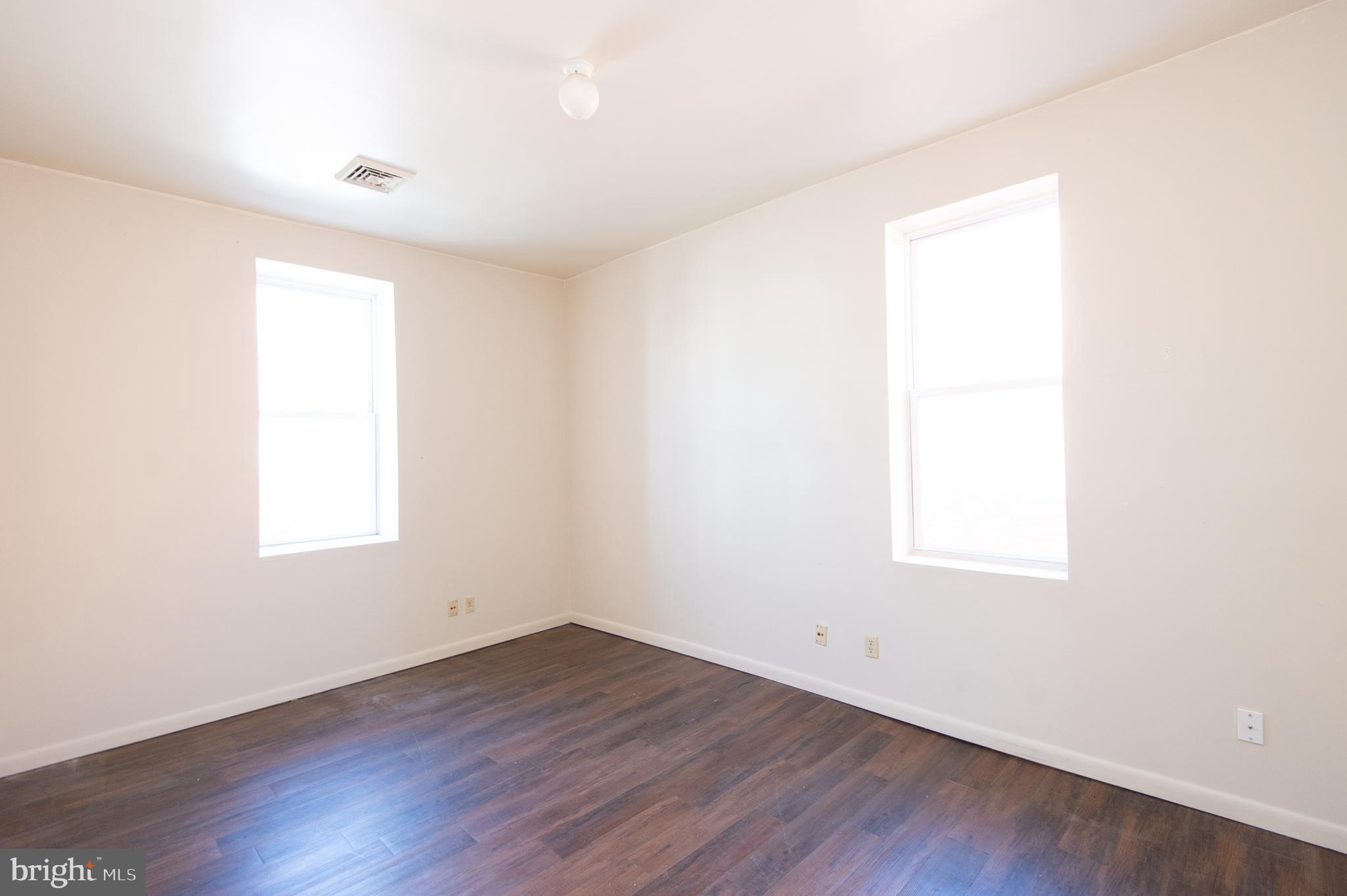 RACE STREET - Commercial Sale