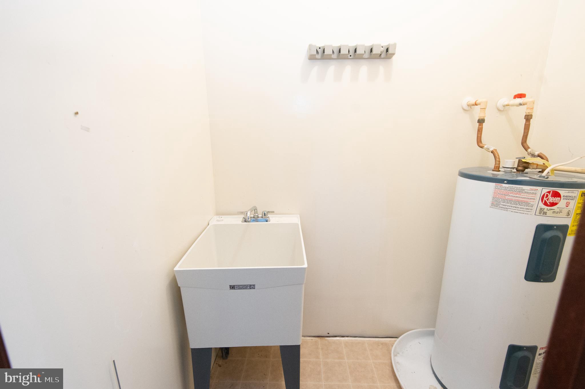 RACE STREET - Commercial Sale