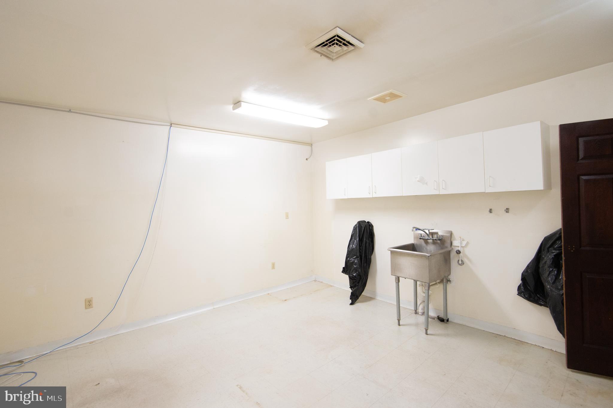 RACE STREET - Commercial Sale