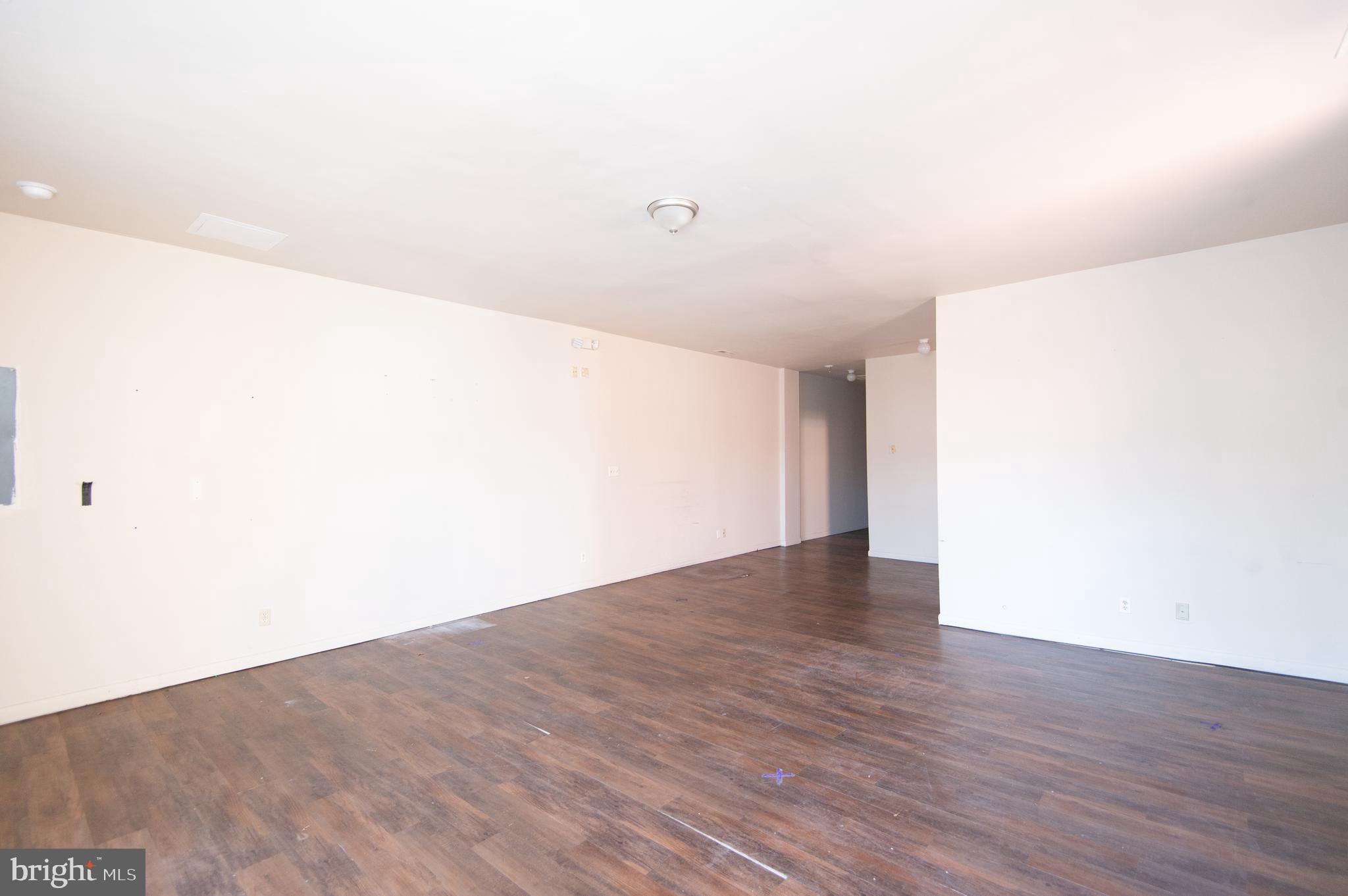 RACE STREET - Commercial Sale