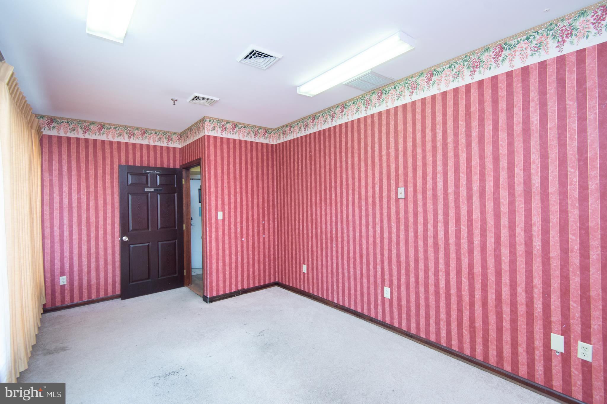 RACE STREET - Commercial Sale