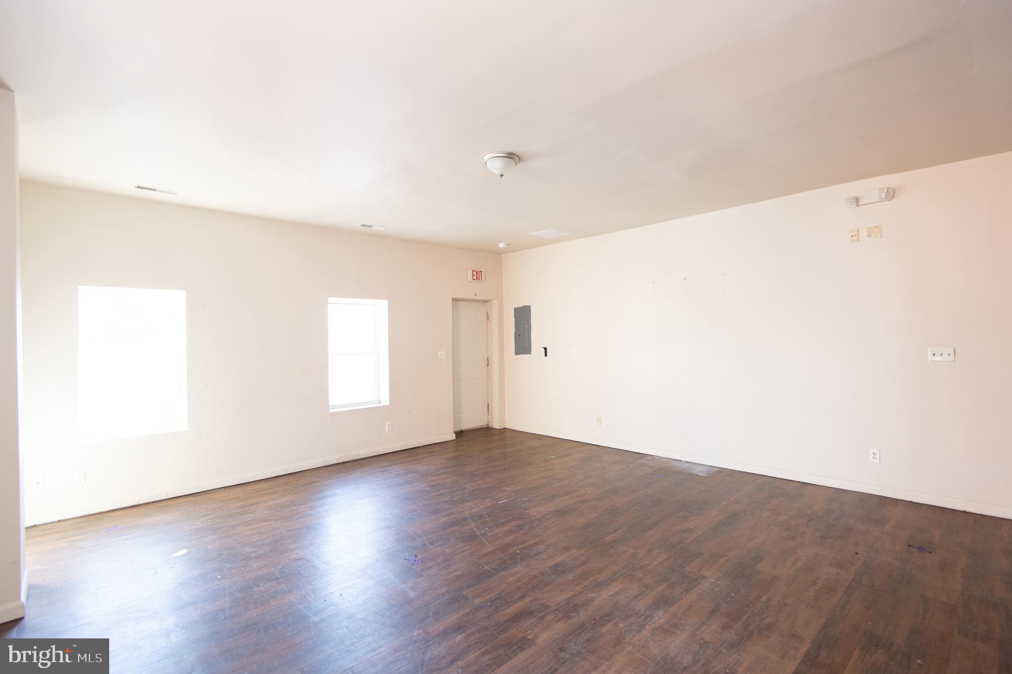 RACE STREET - Commercial Sale