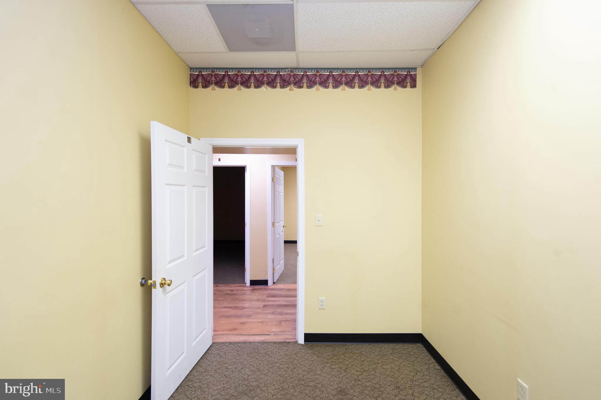 RACE STREET - Commercial Sale