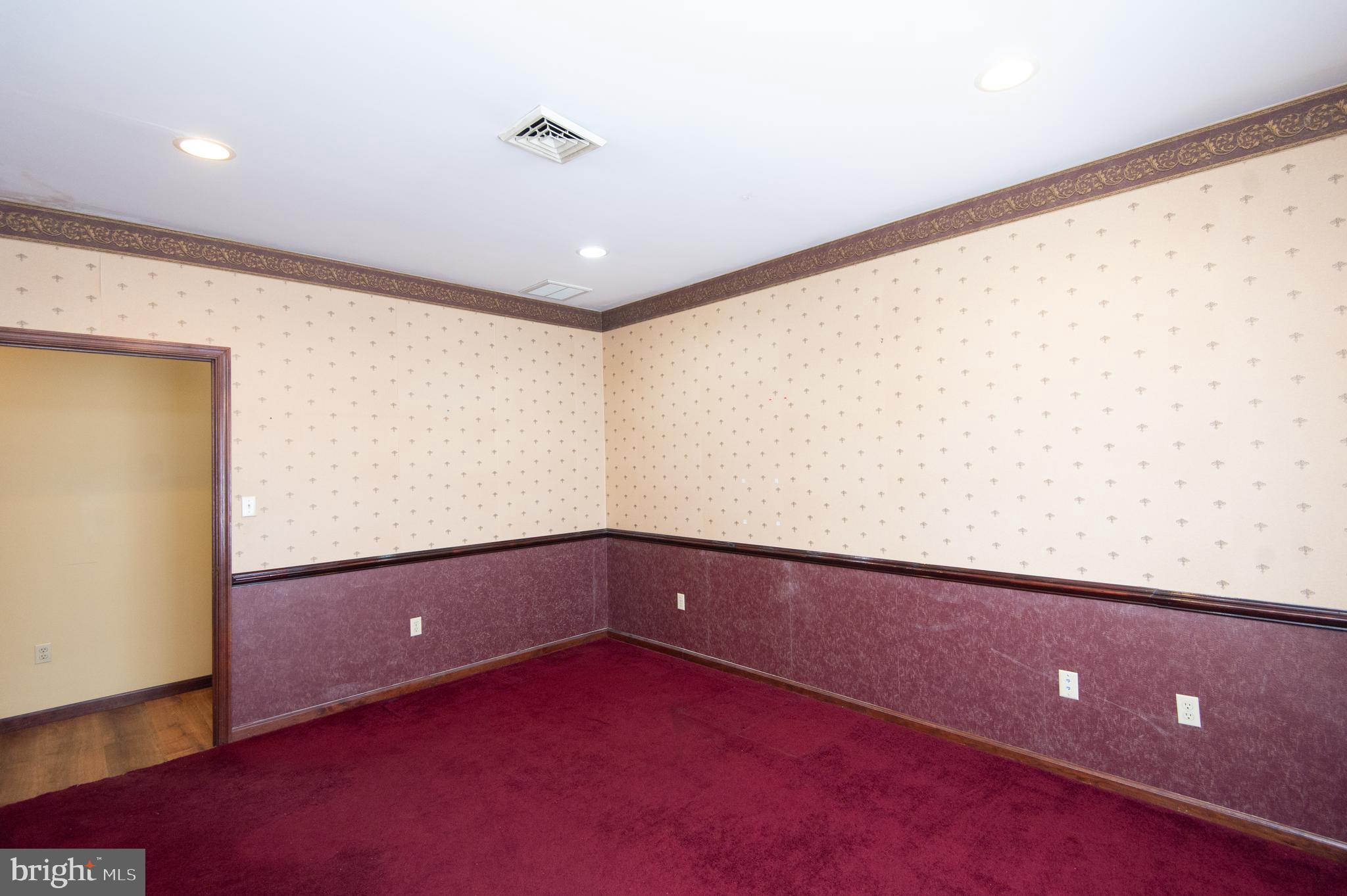 RACE STREET - Commercial Sale