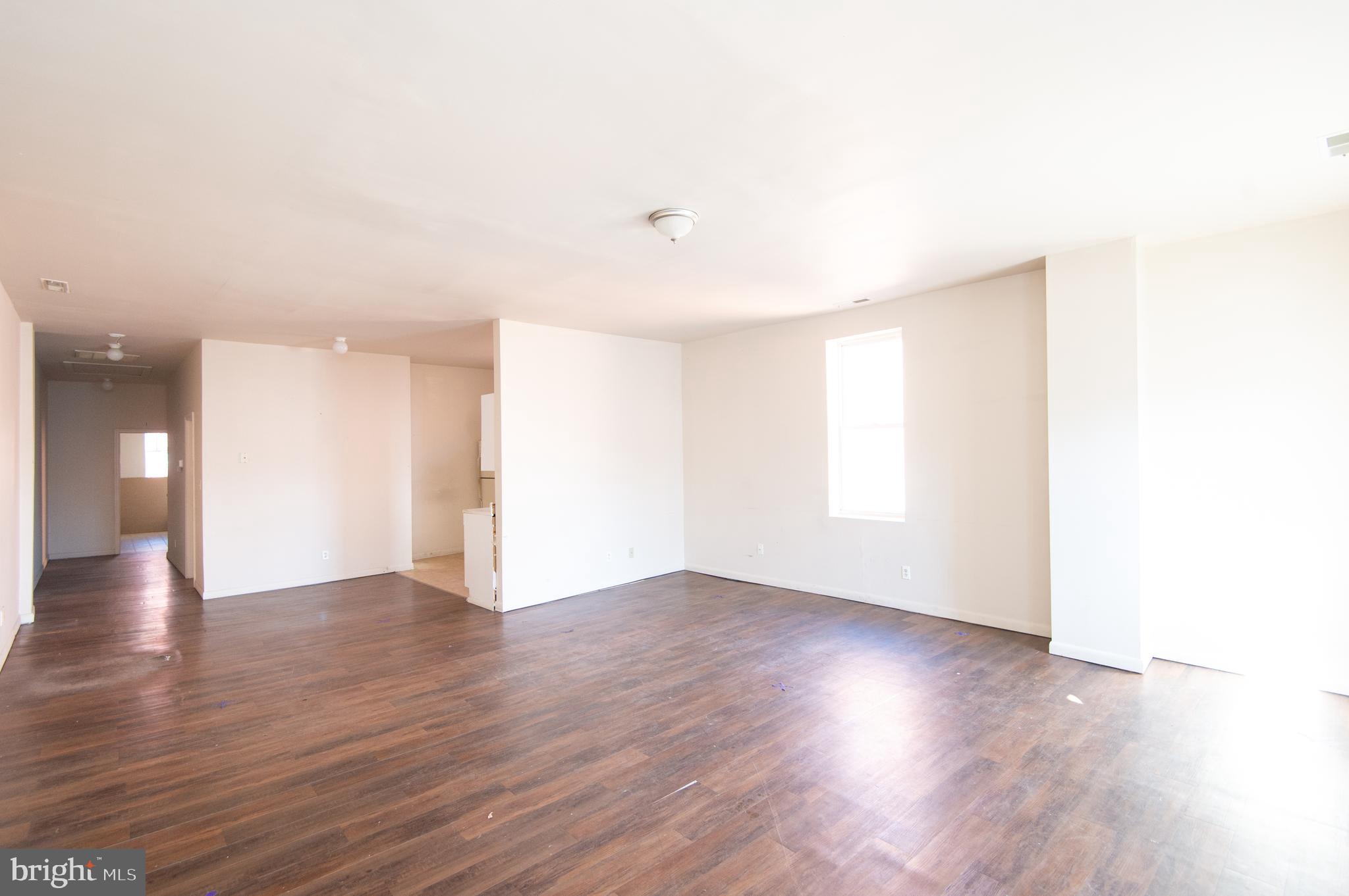 RACE STREET - Commercial Sale