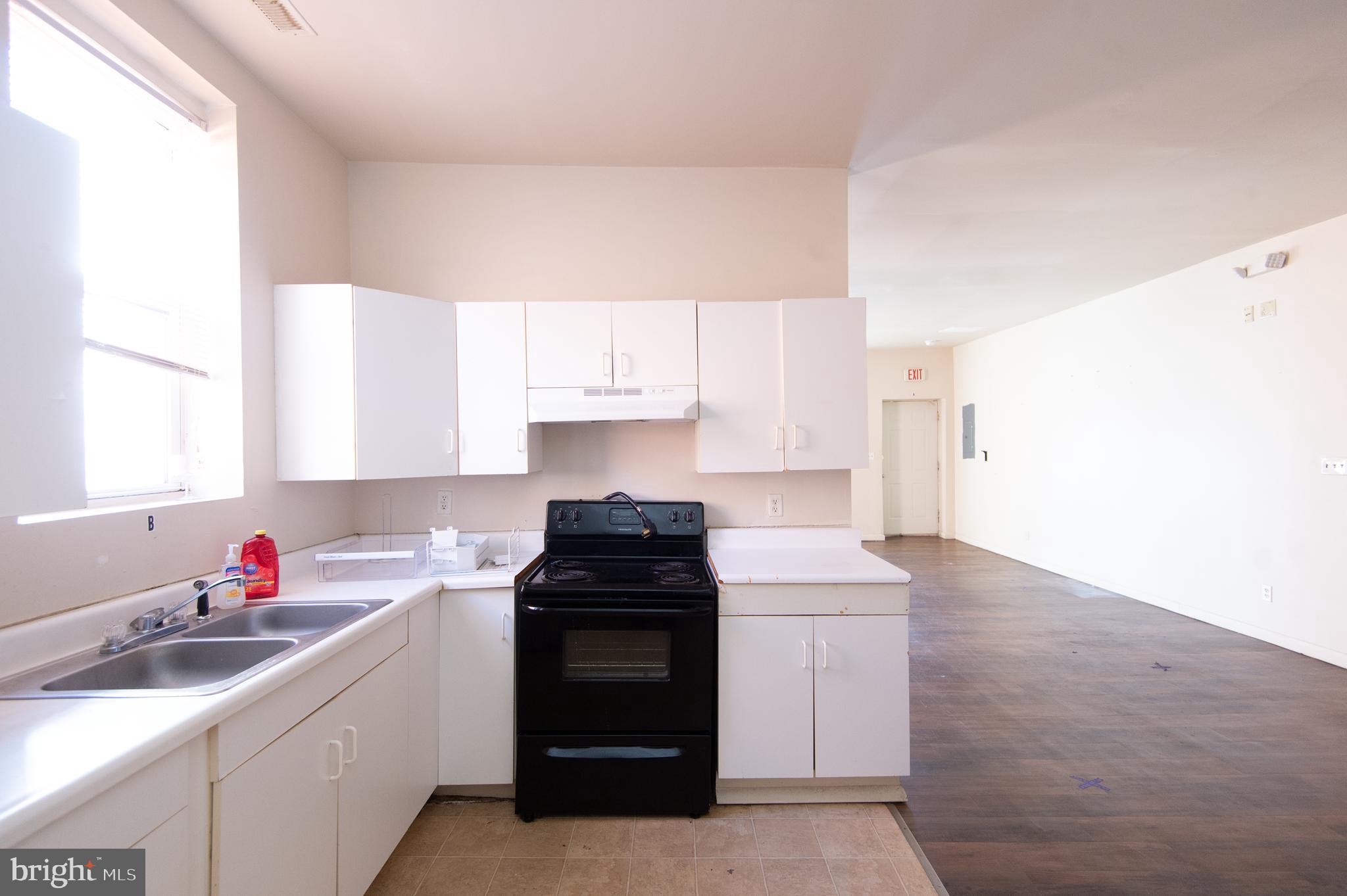 RACE STREET - Commercial Sale