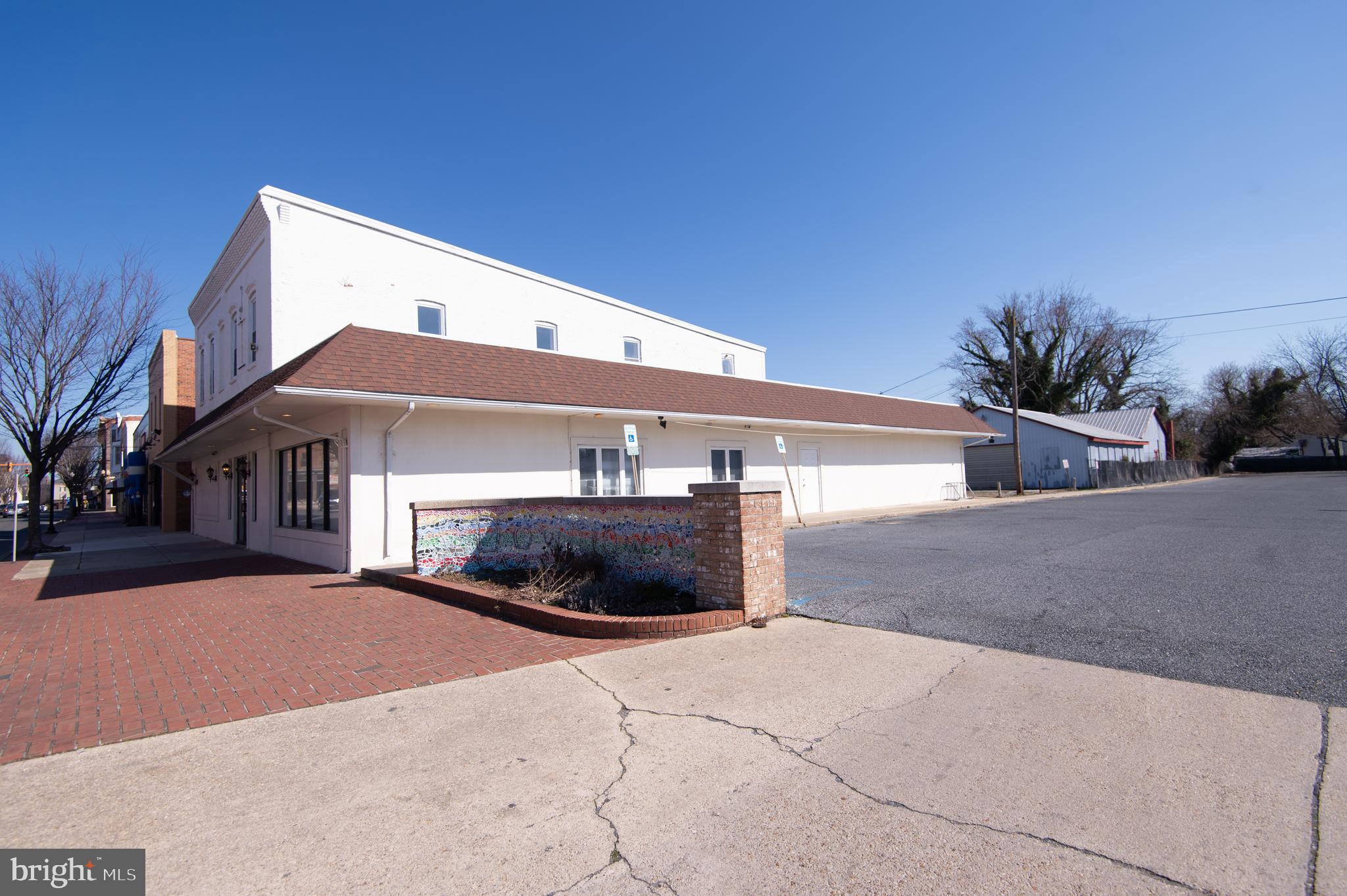 RACE STREET - Commercial Sale