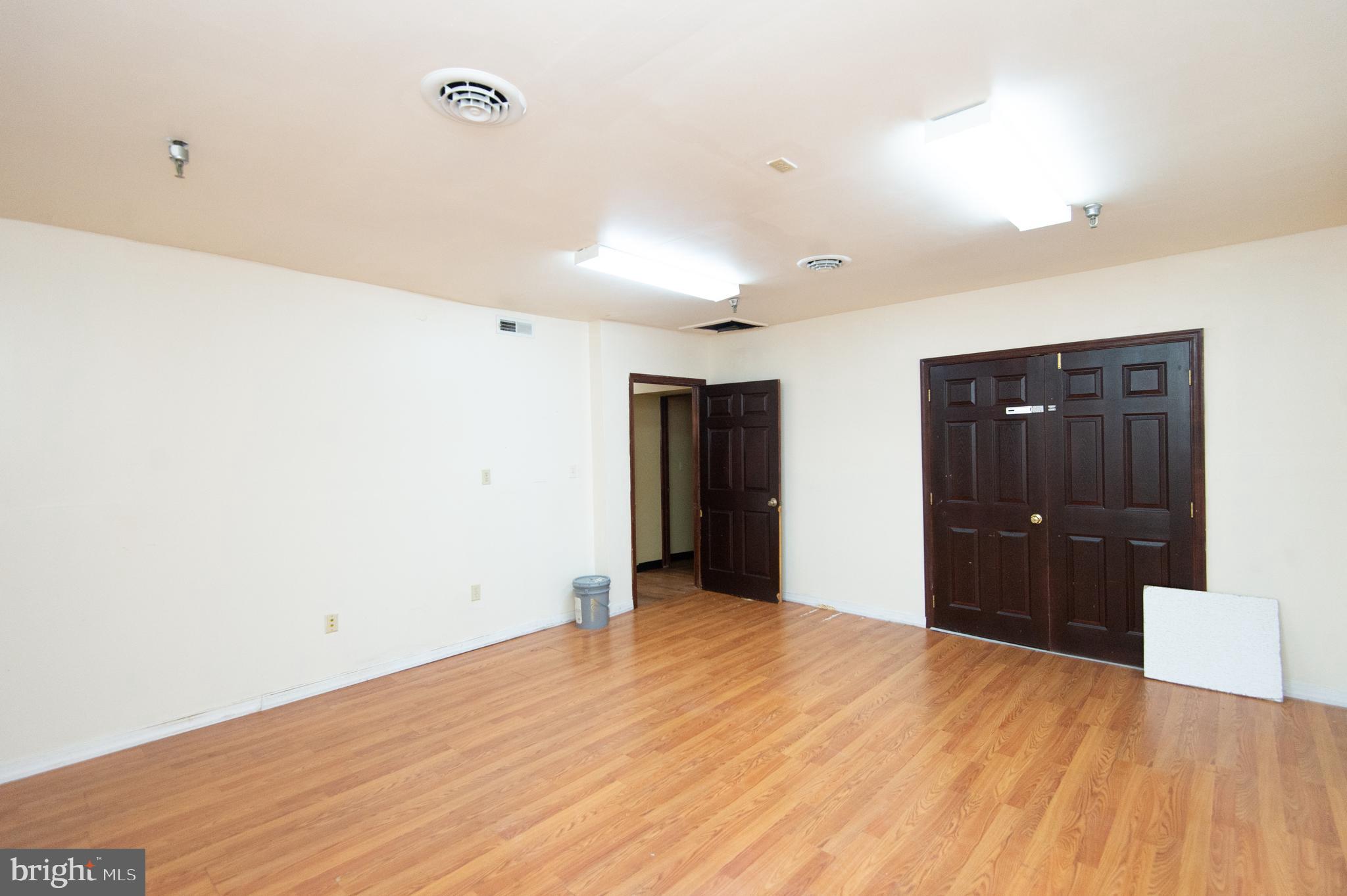 RACE STREET - Commercial Sale