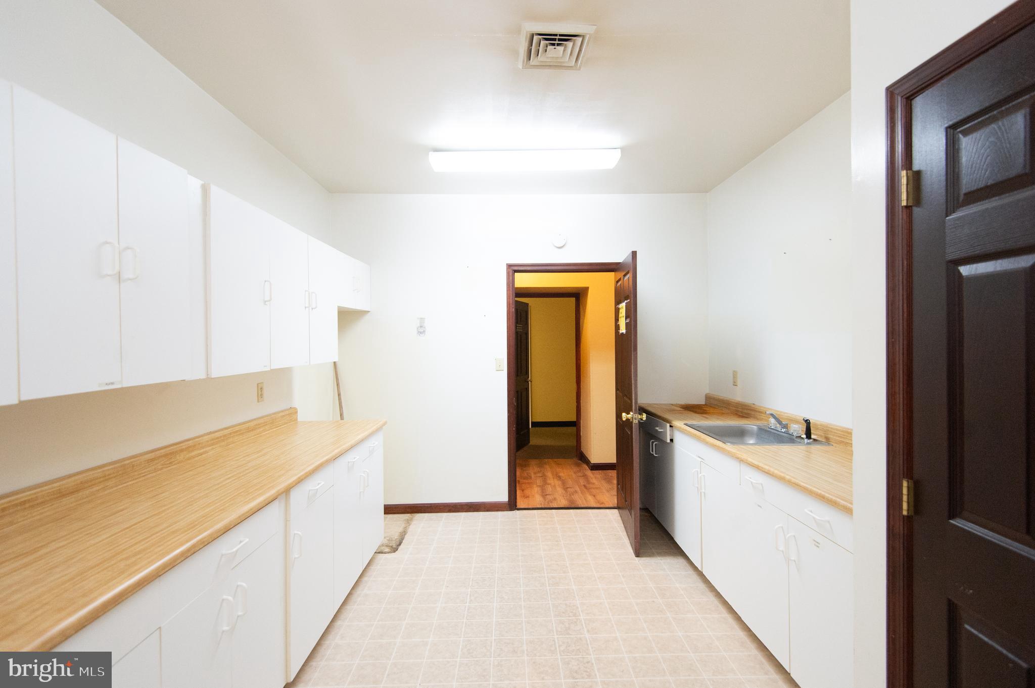 RACE STREET - Commercial Sale