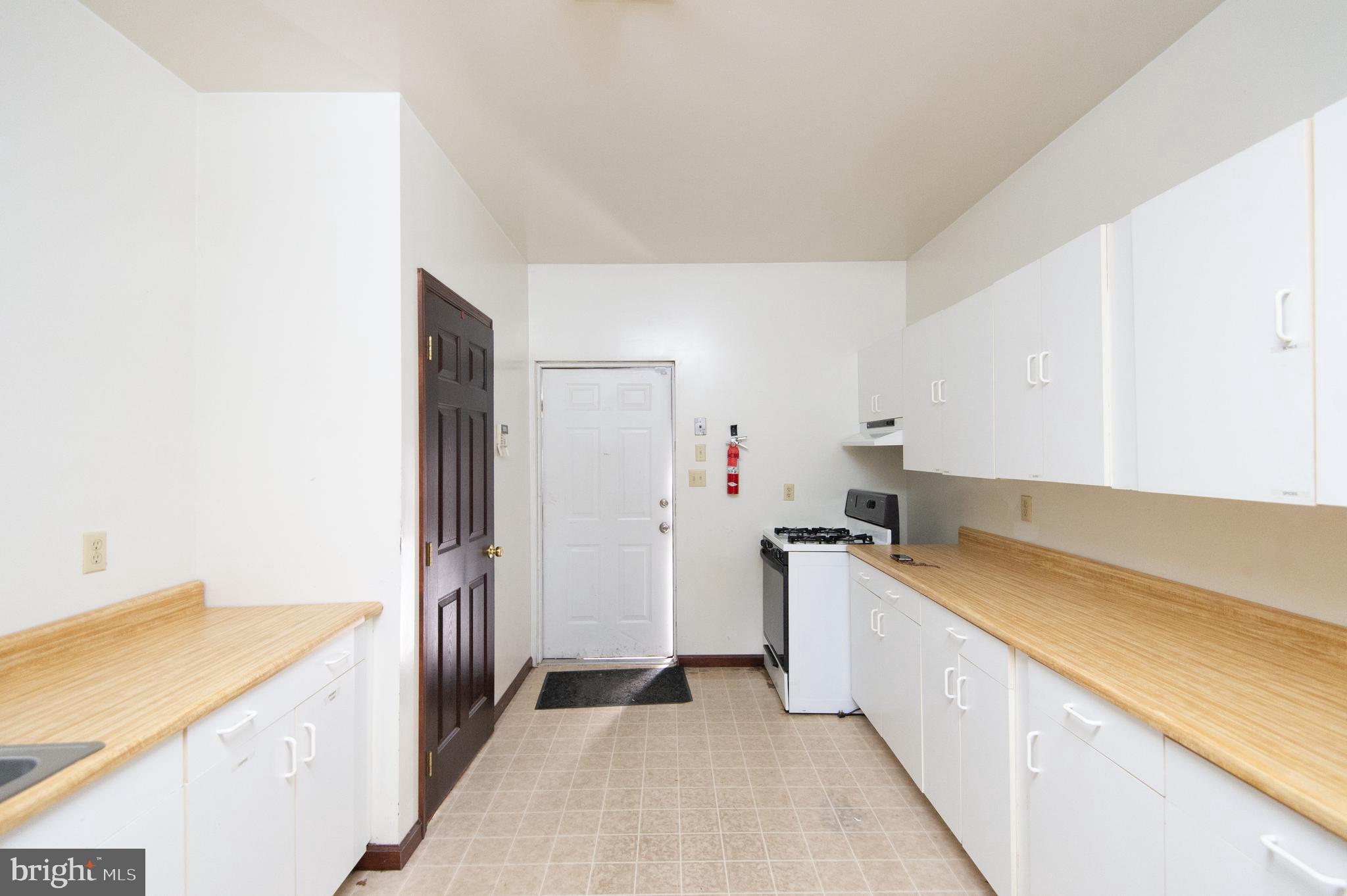 RACE STREET - Commercial Sale