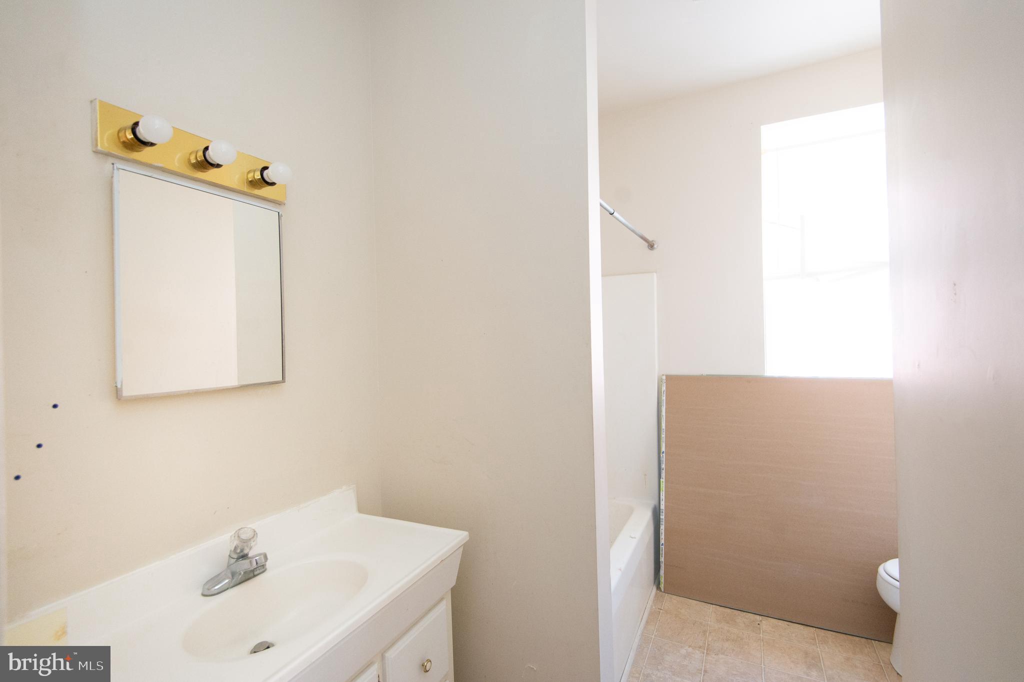 RACE STREET - Commercial Sale