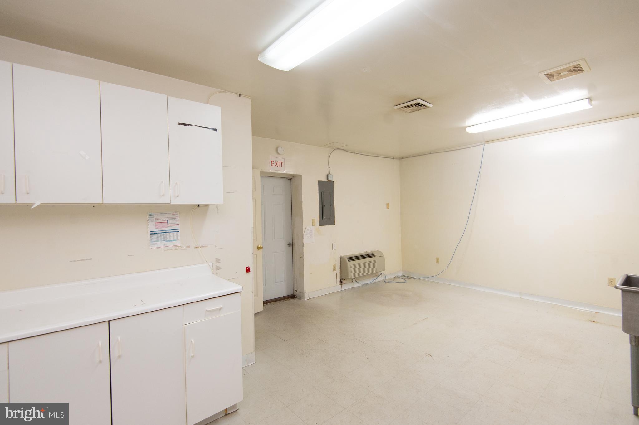 RACE STREET - Commercial Sale