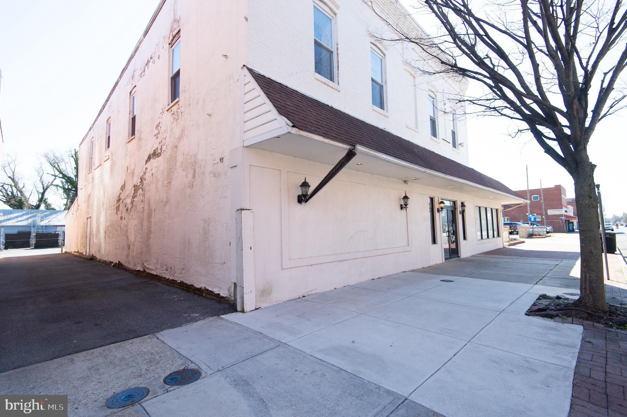 RACE STREET - Commercial Sale