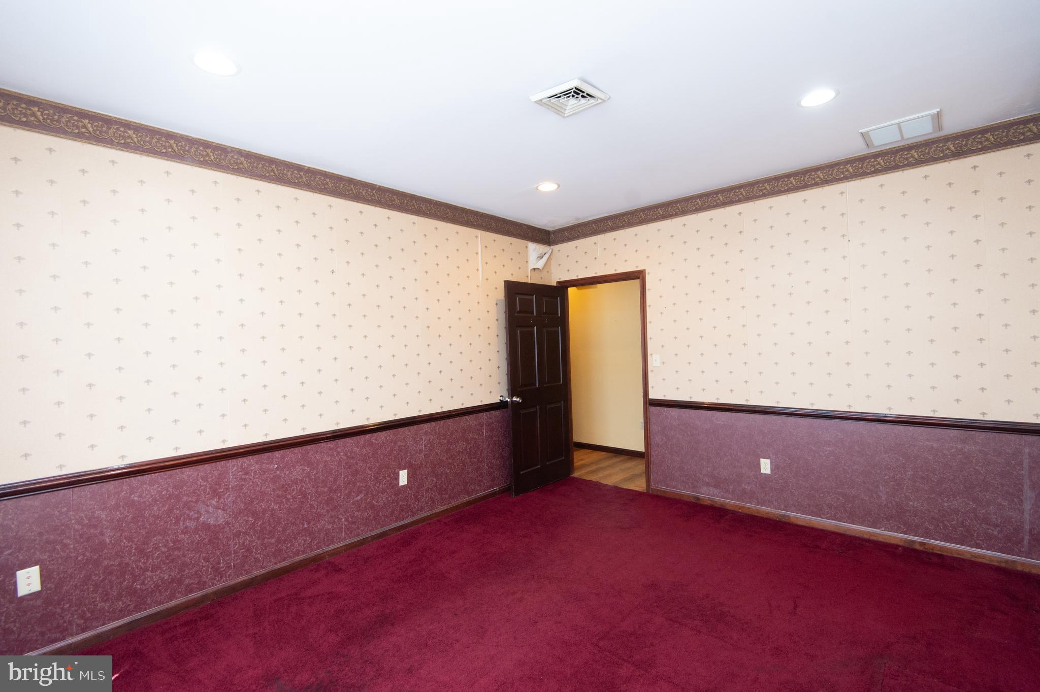 RACE STREET - Commercial Sale