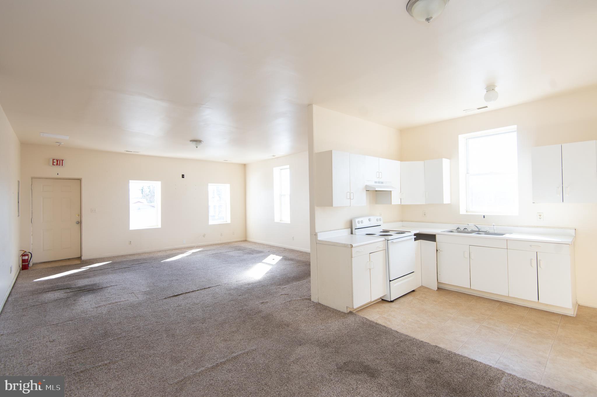 RACE STREET - Commercial Sale