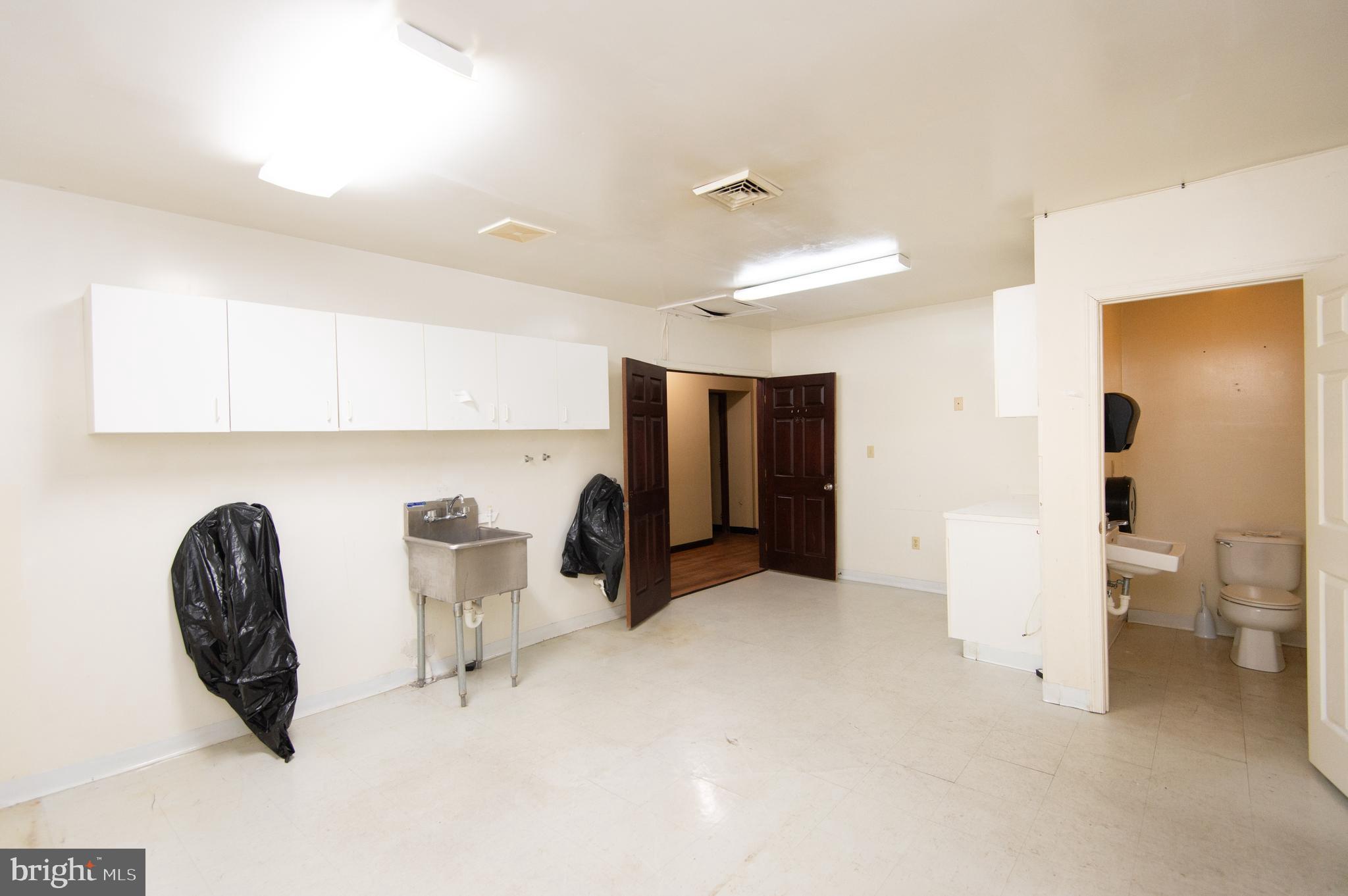 RACE STREET - Commercial Sale