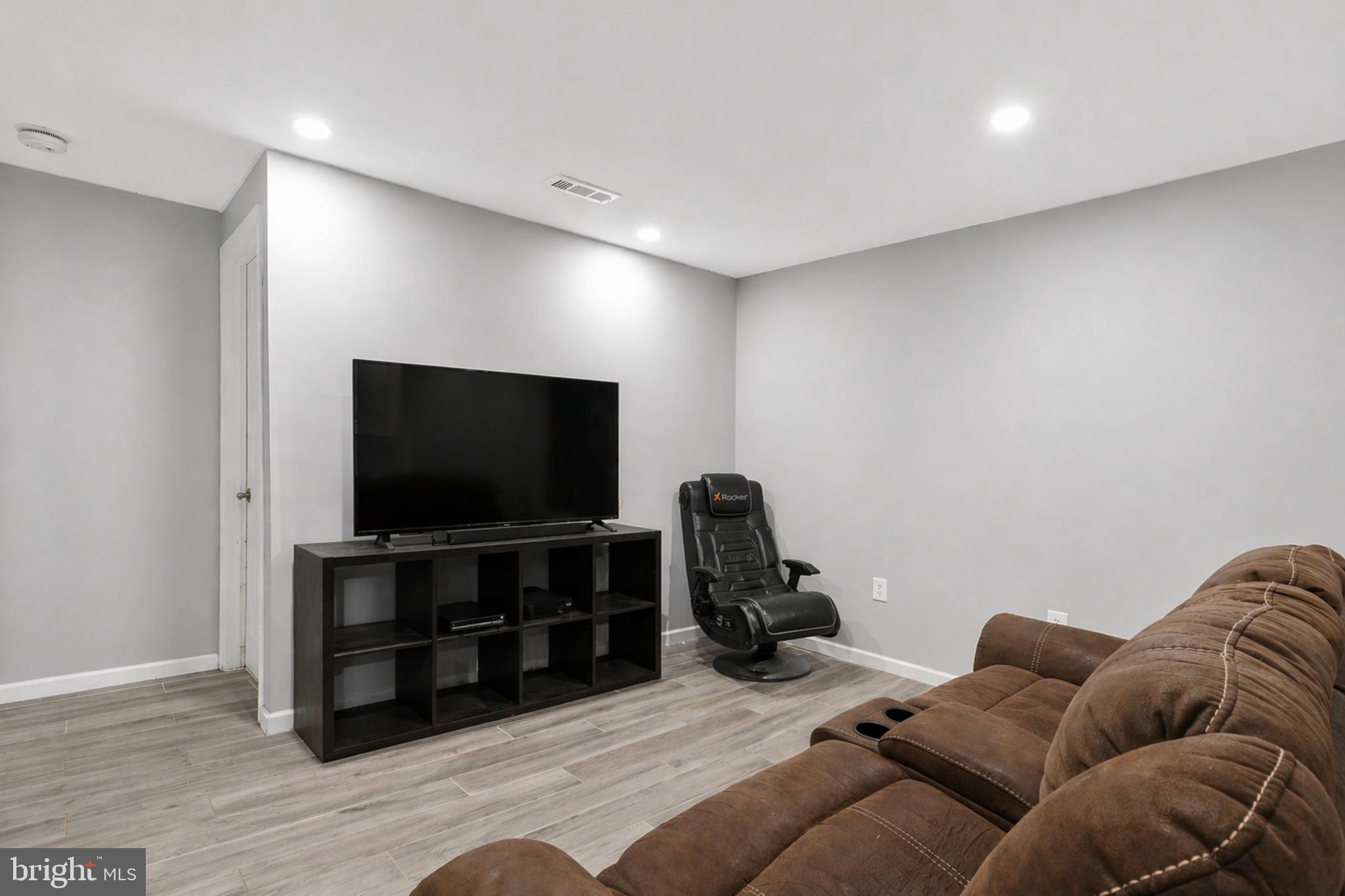 CRYSTAL SPRINGS - Residential