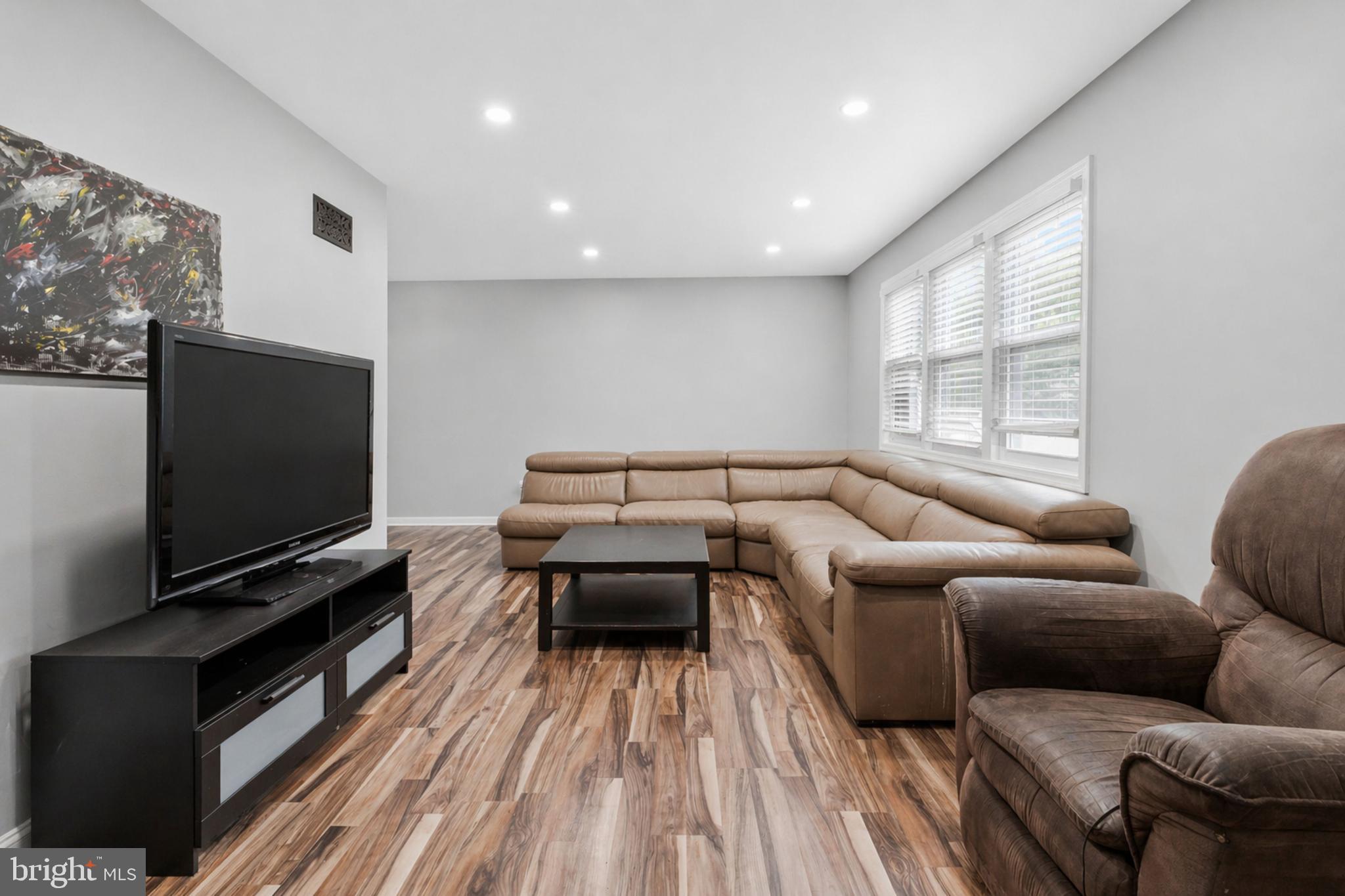 CRYSTAL SPRINGS - Residential