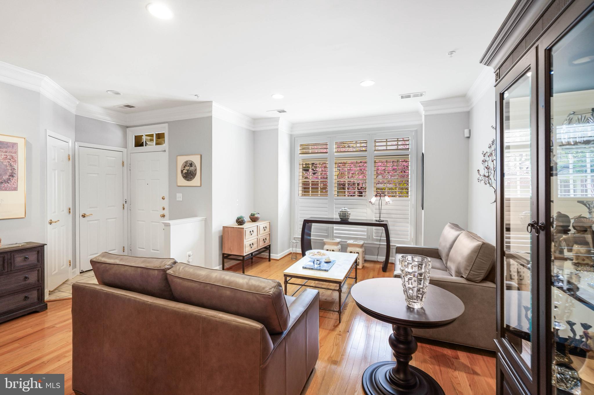 808 OAK KNOLL TERRACE