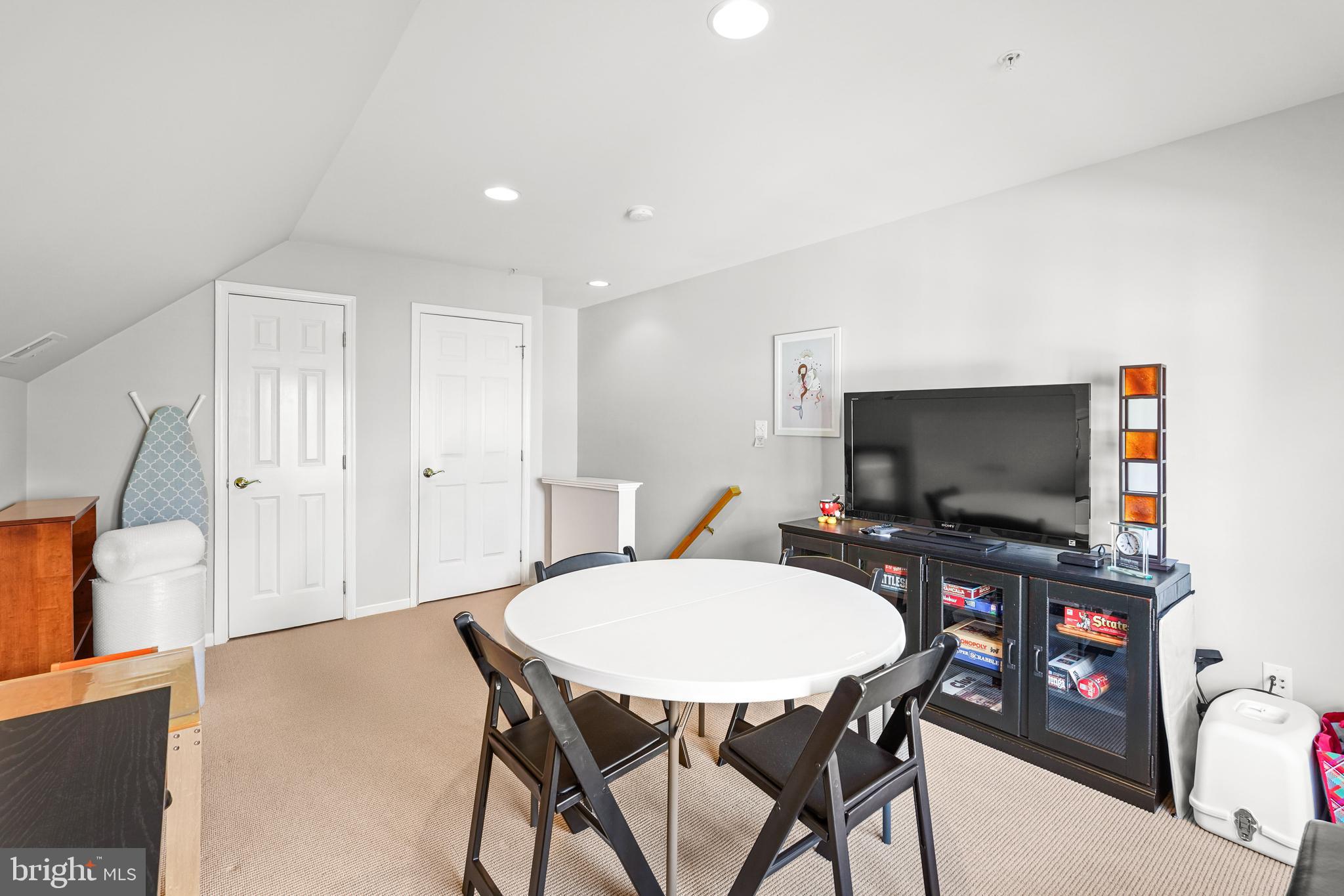 FALLSGROVE - Residential