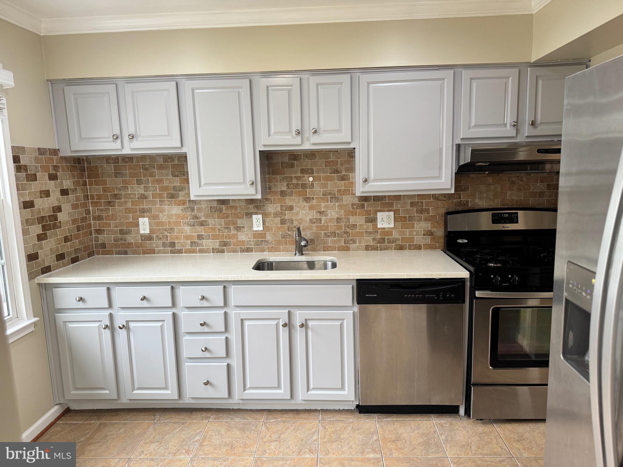 THOUSAND OAKS - Residential Lease