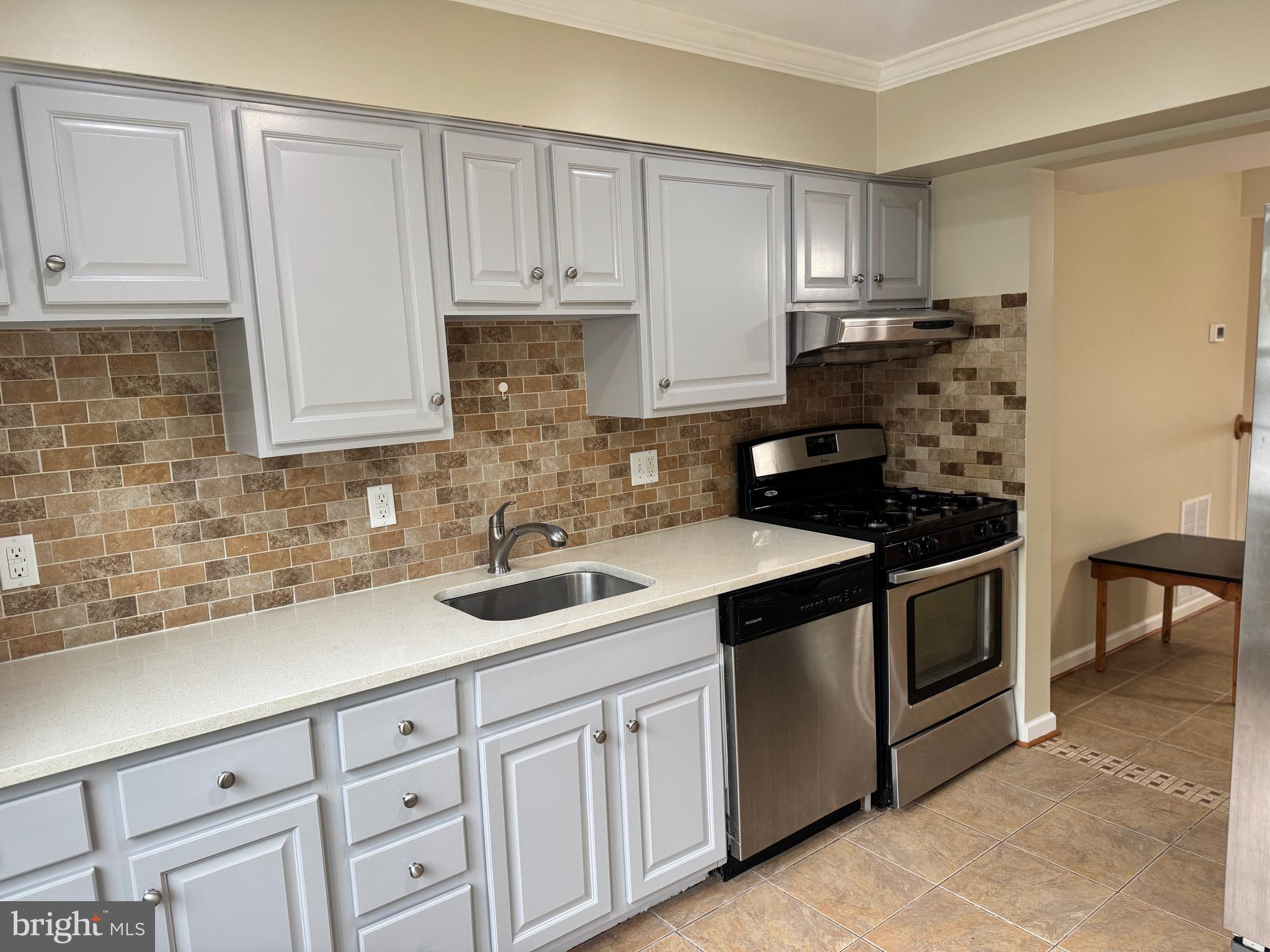 THOUSAND OAKS - Residential Lease