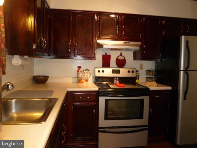 LEXINGTON WOODS - Residential